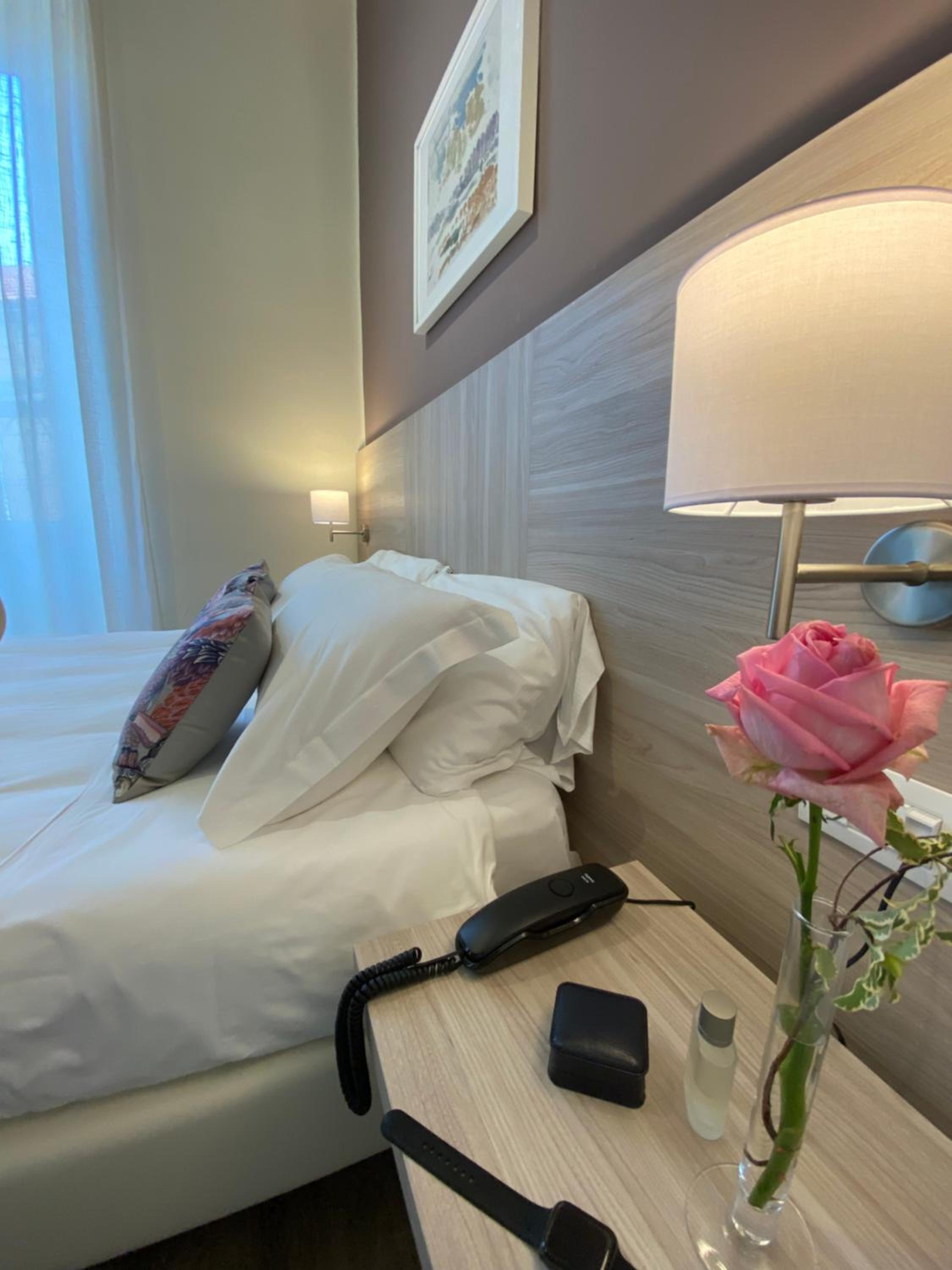 Standard Double Room - Photo 16