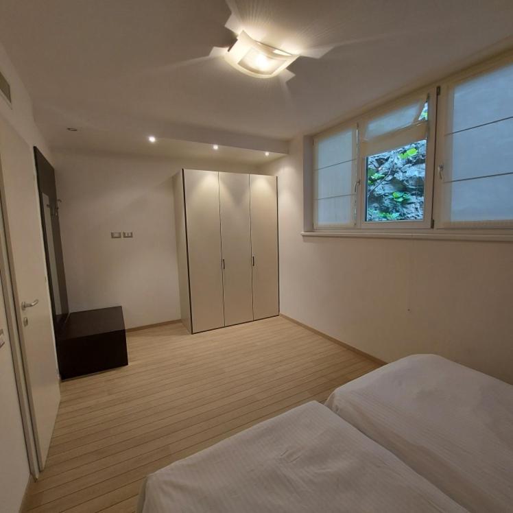 One-Bedroom Apartment (4 Adults) photo 3