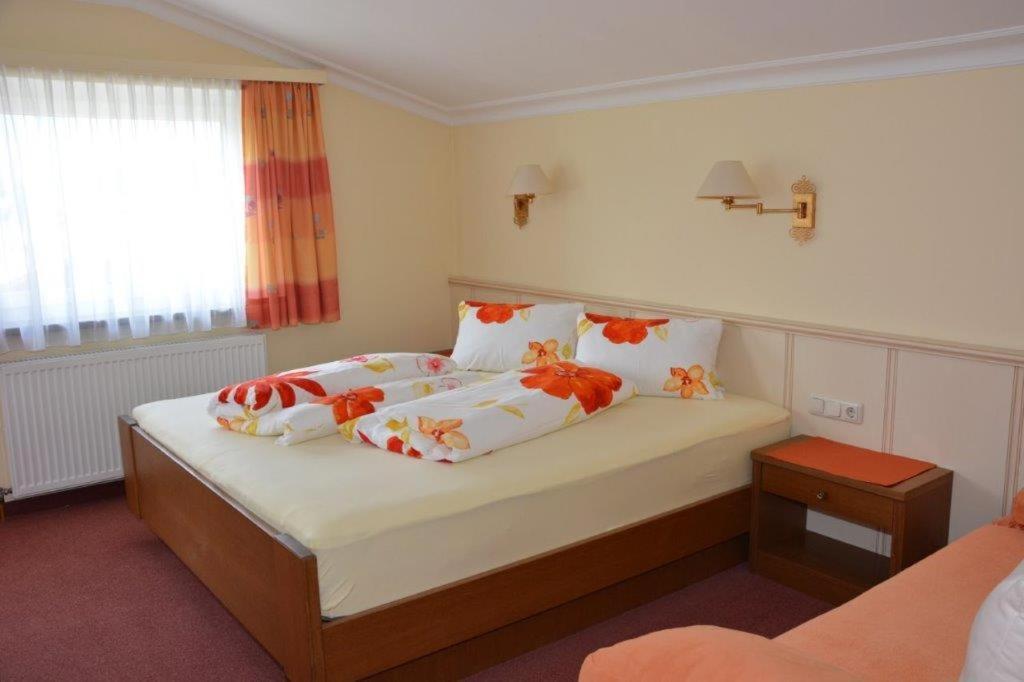 Double Room with Shower photo 1