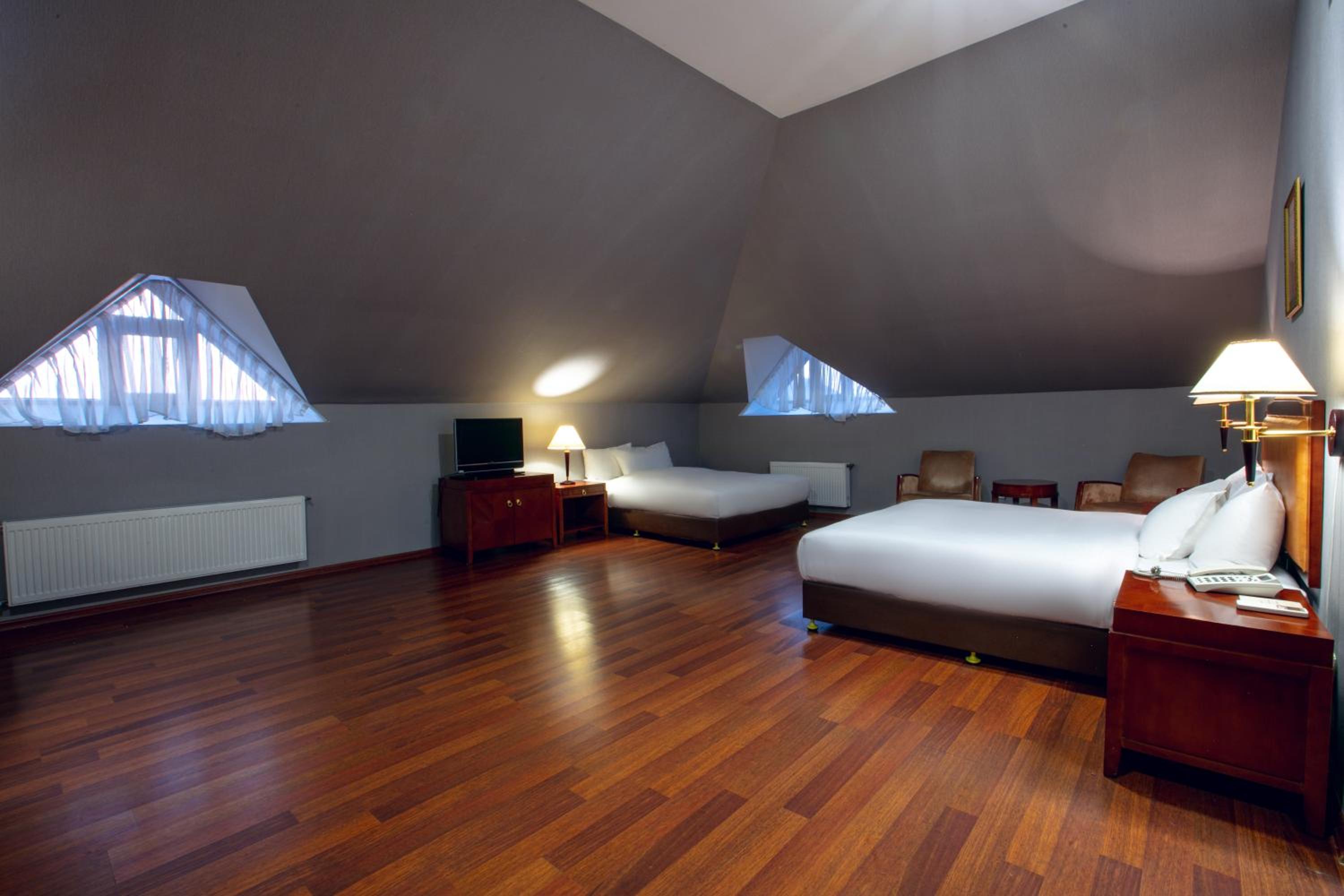 Deluxe Triple Room photo 2