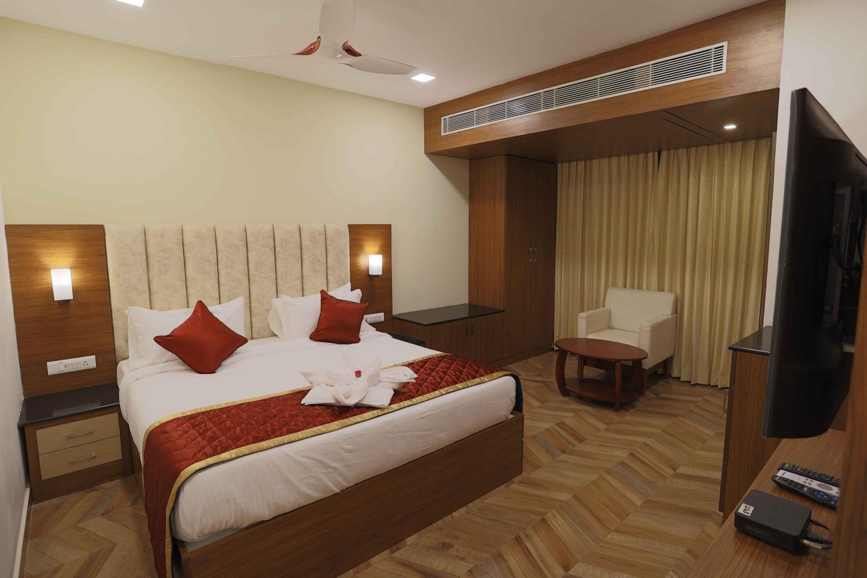 Standard Suite - Photo 11