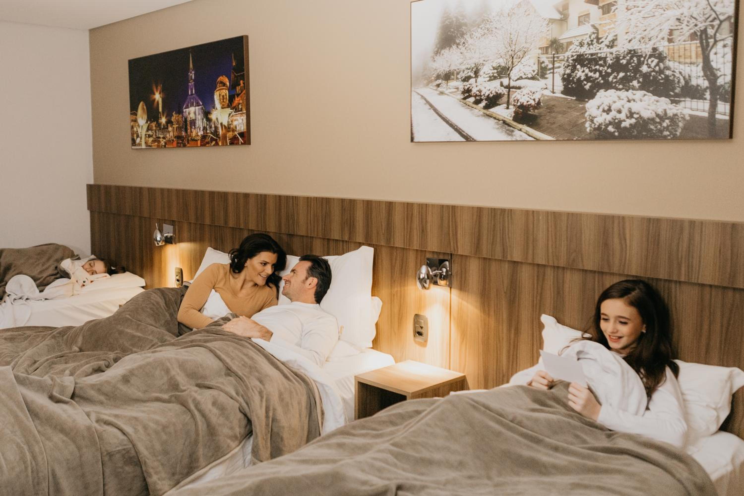 Luxury Quadruple Room thumbnail 5