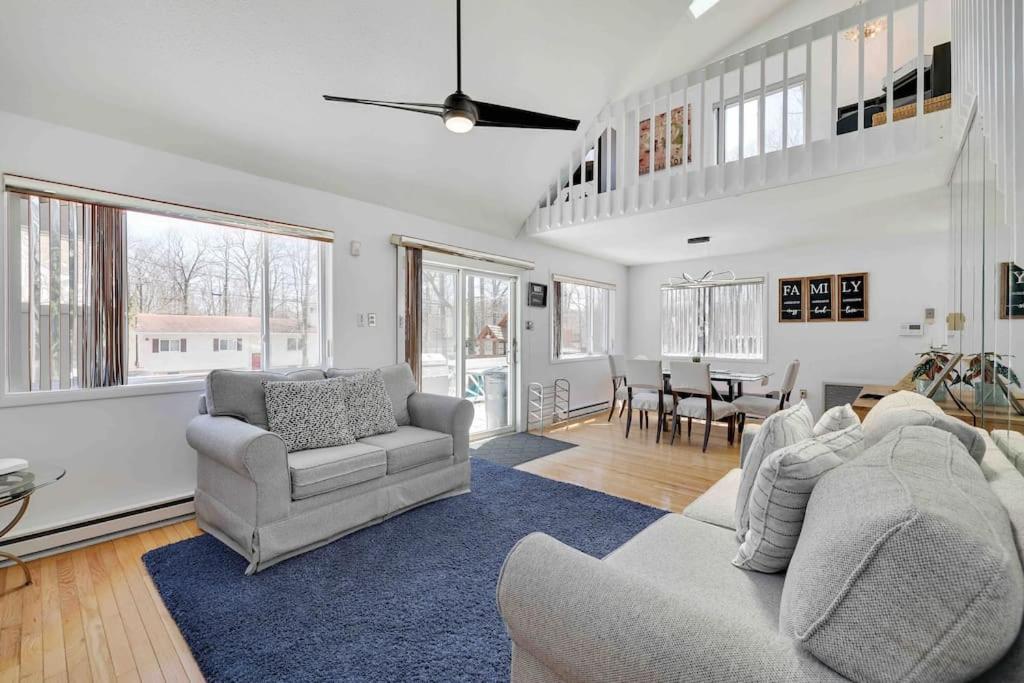 Three-Bedroom House - Photo 26