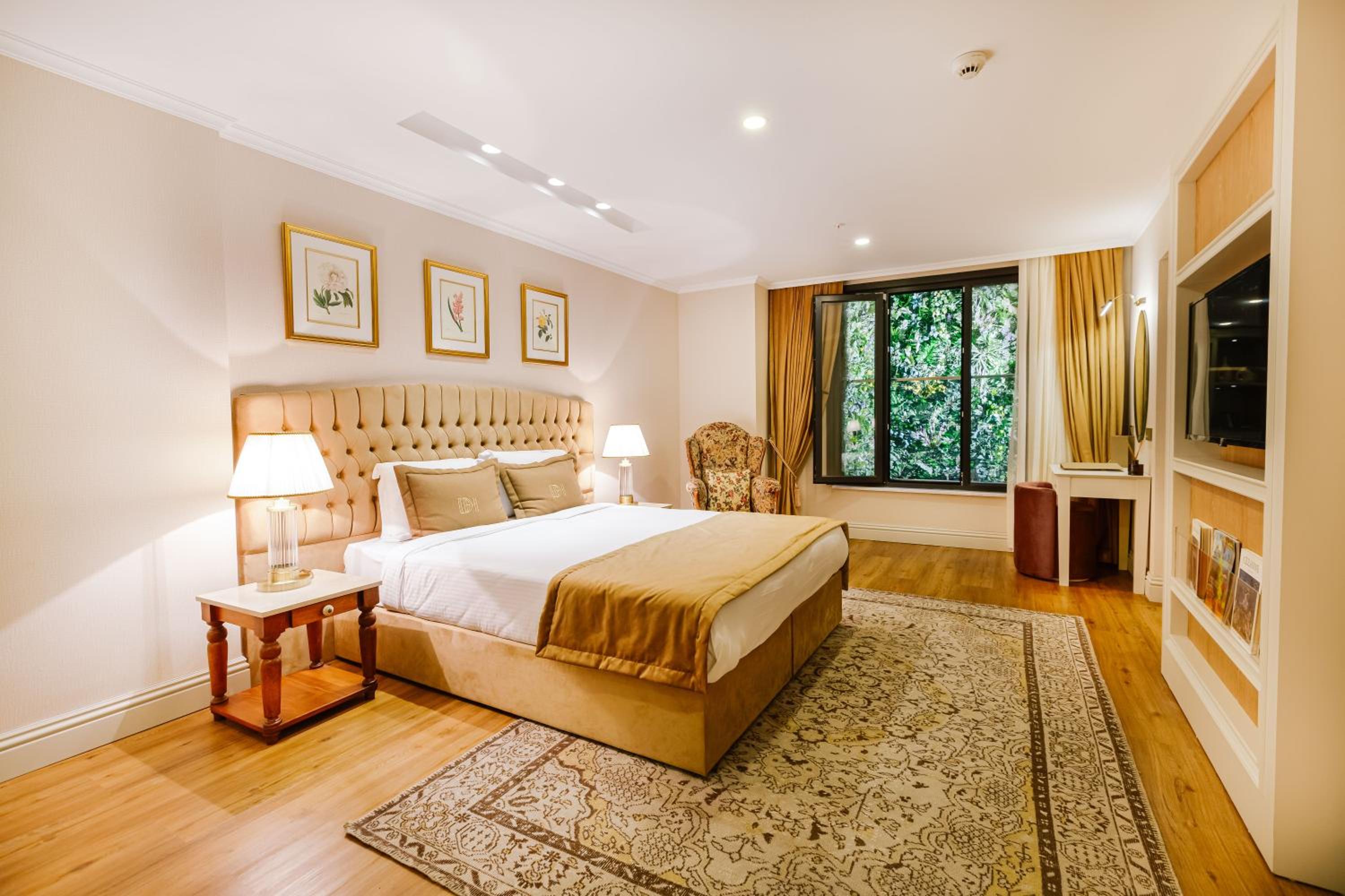 Suite with Garden View photo 2