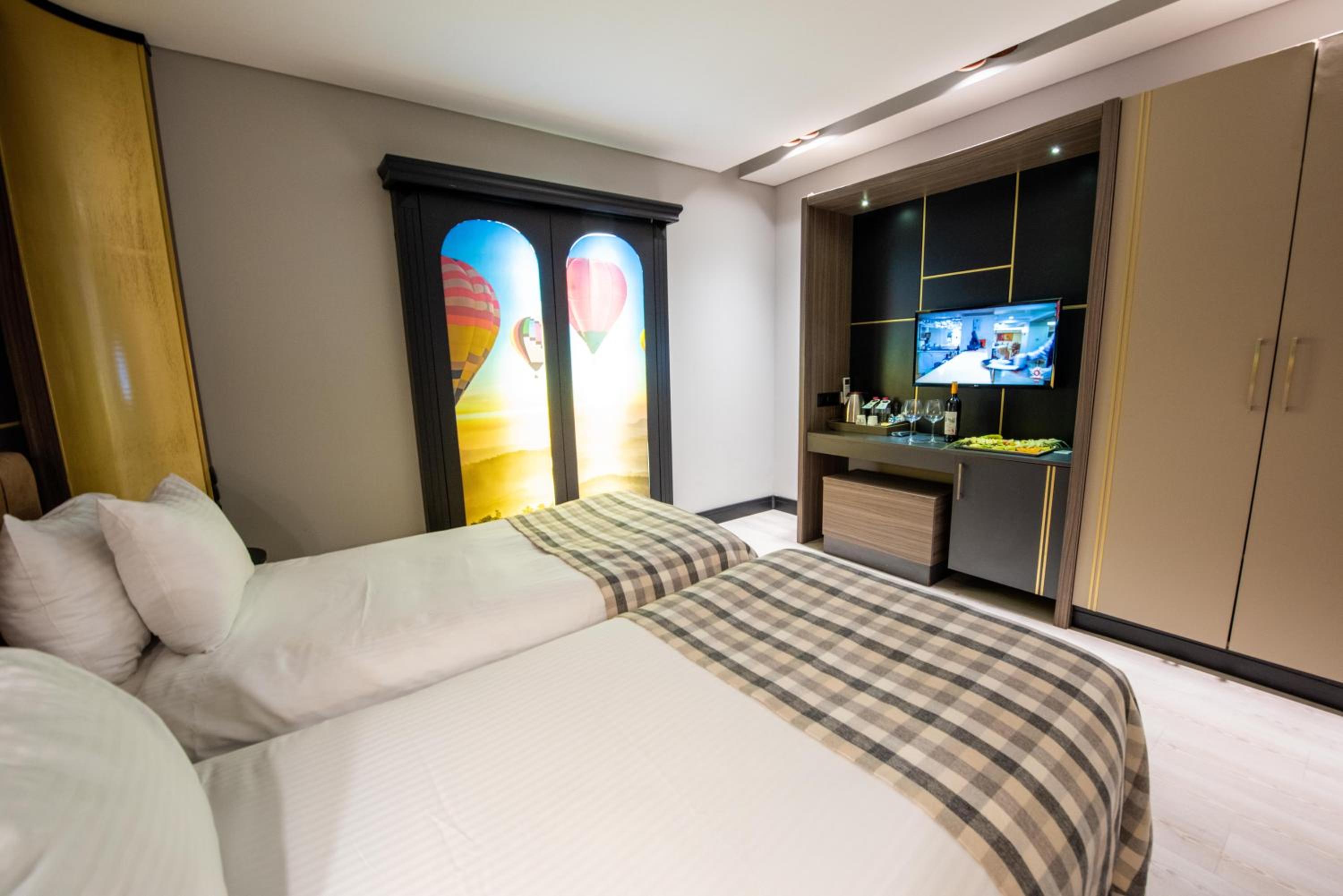 Economy Twin Room photo 1