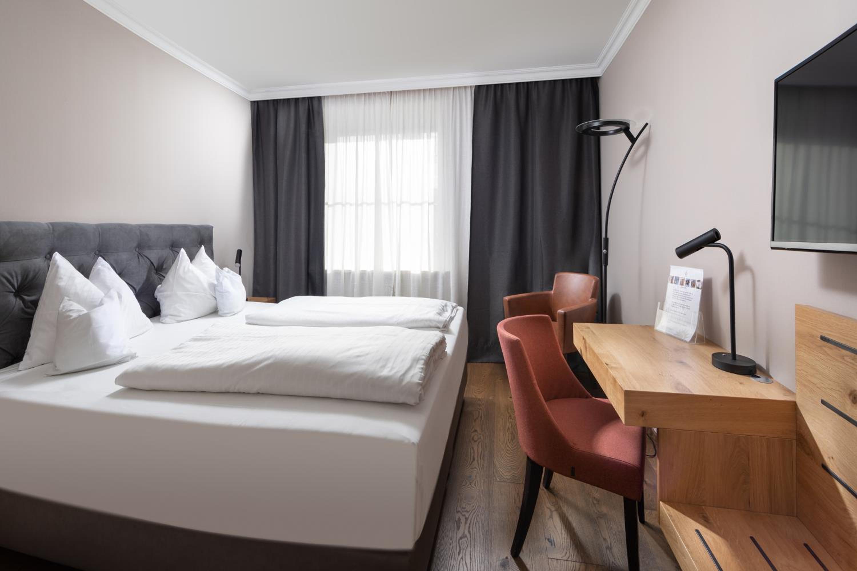 Double Room - Photo 8