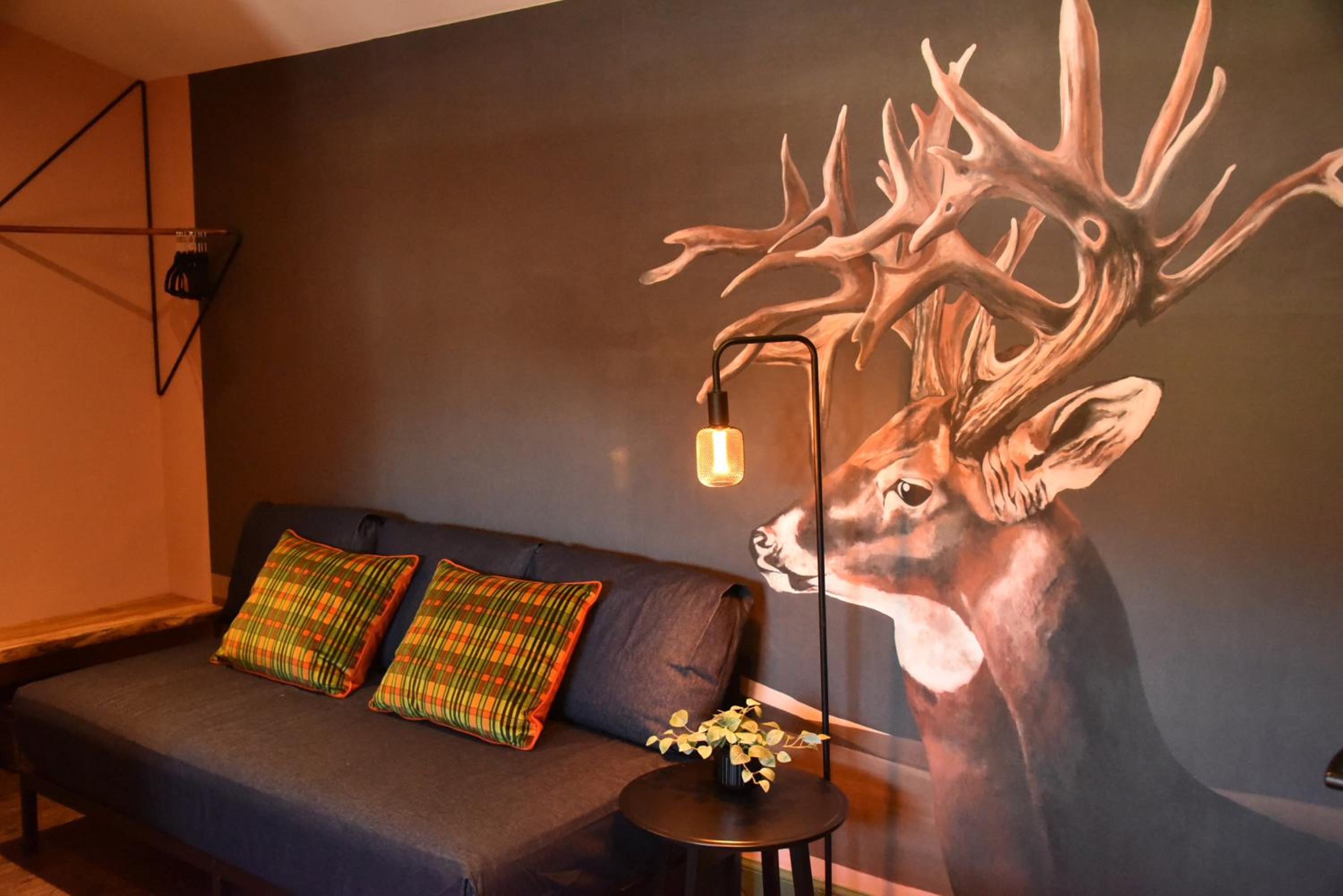 Deluxe Family Room - Photo 7