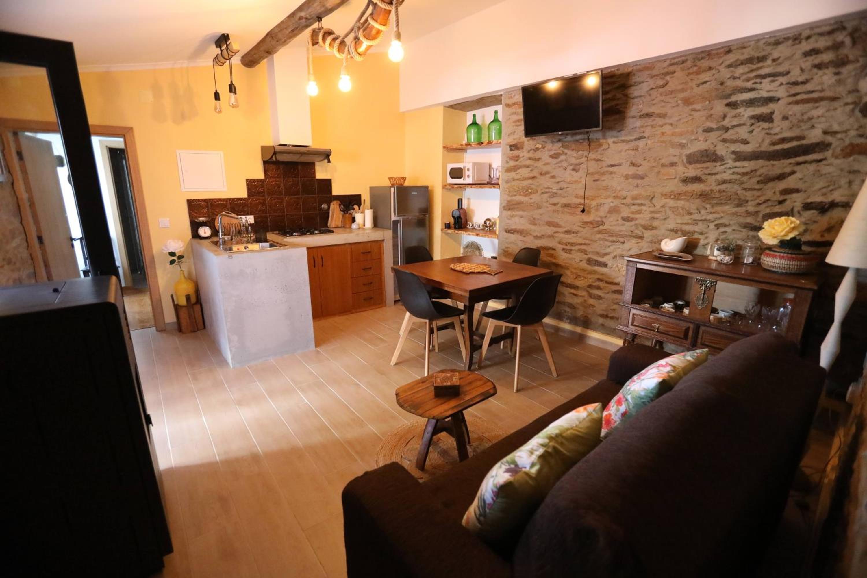 Two-Bedroom House - Photo 13
