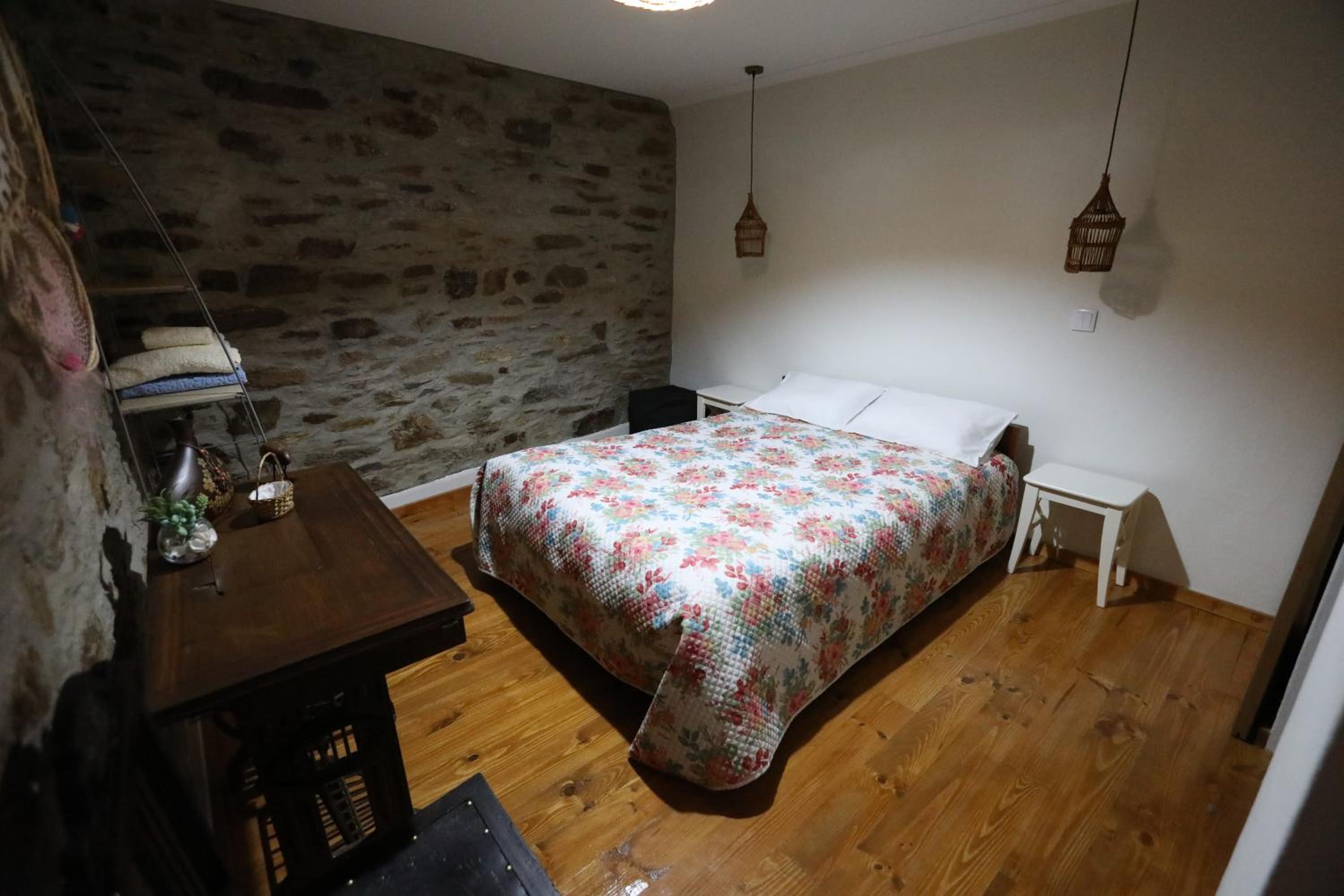 Two-Bedroom House - Photo 10