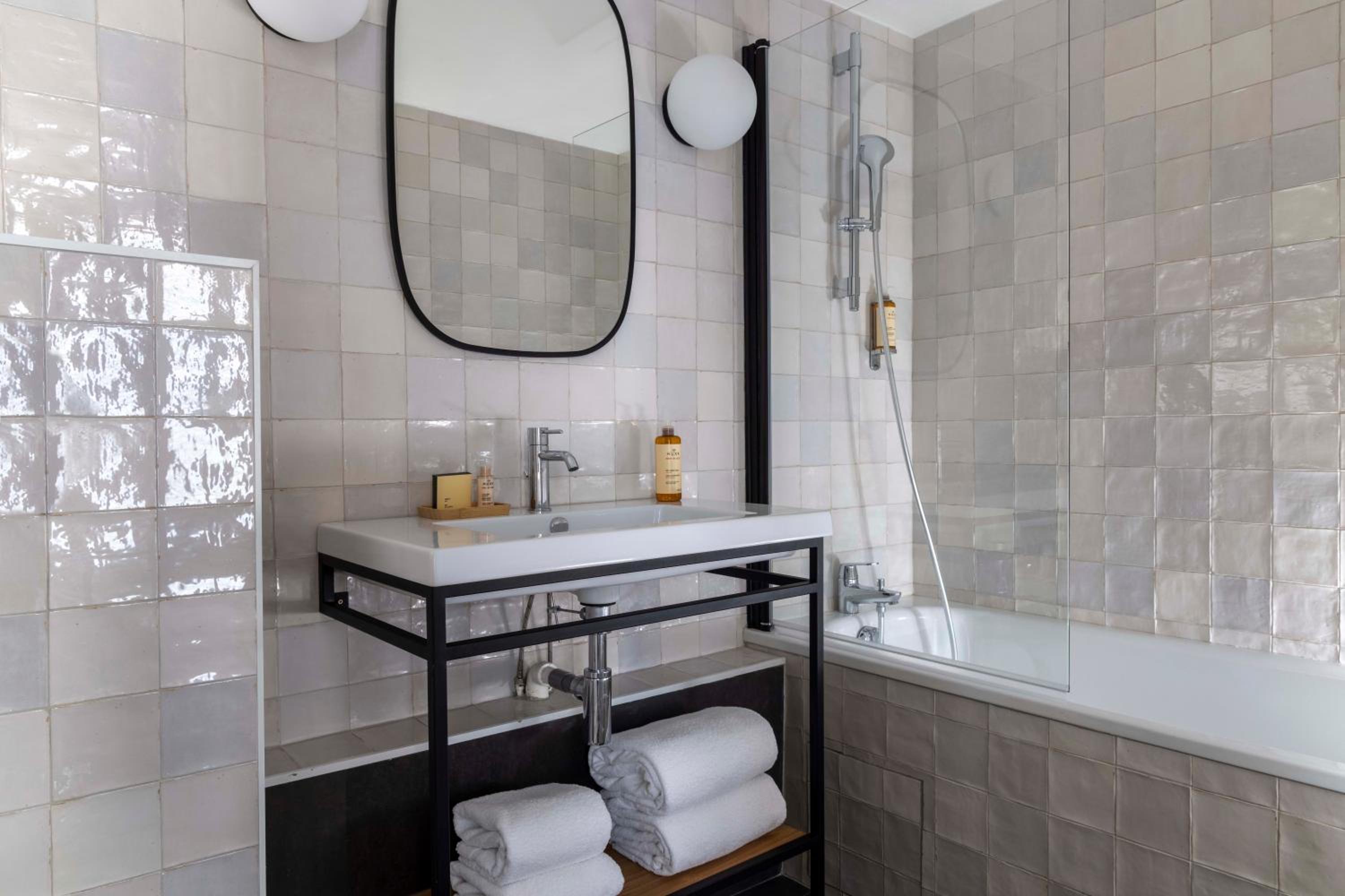 Deluxe Double or Twin Room with Balcony photo 3