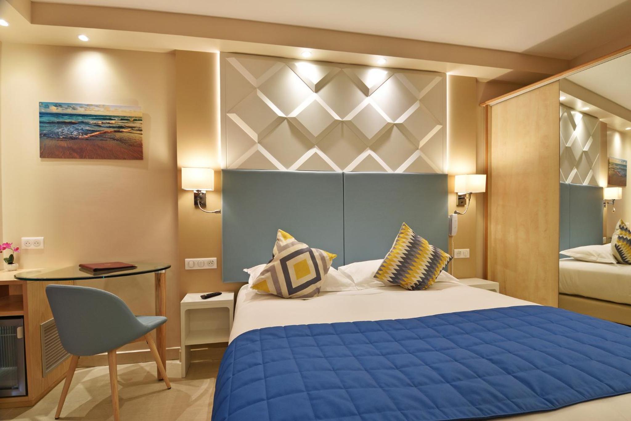 Double Room with Sea View - Ground Floor photo 3
