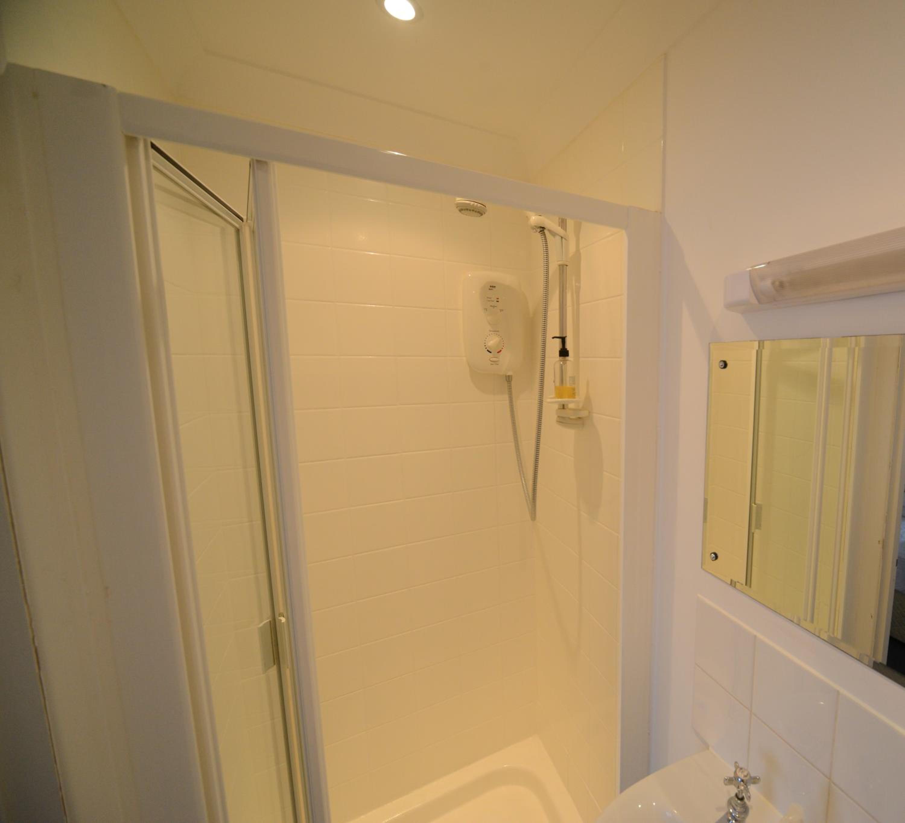 Double Room with Balcony - Photo 4