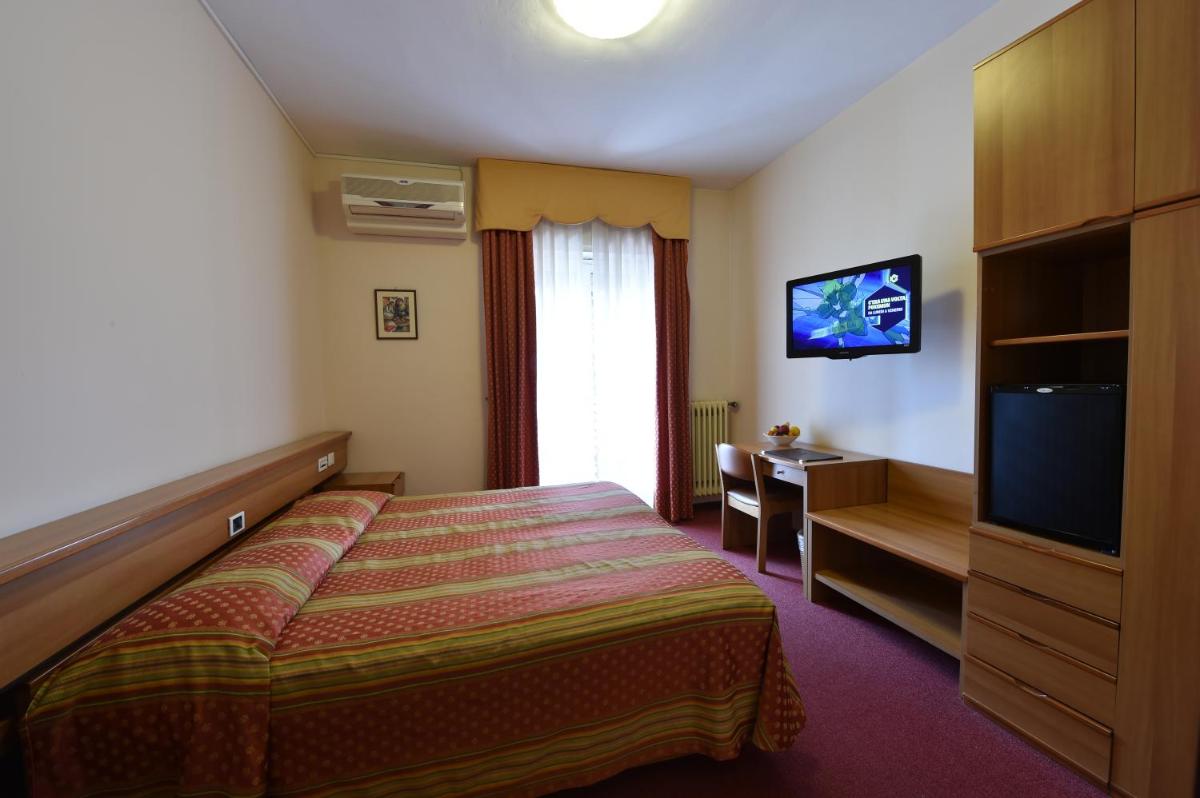 Double Room with Balcony photo 2
