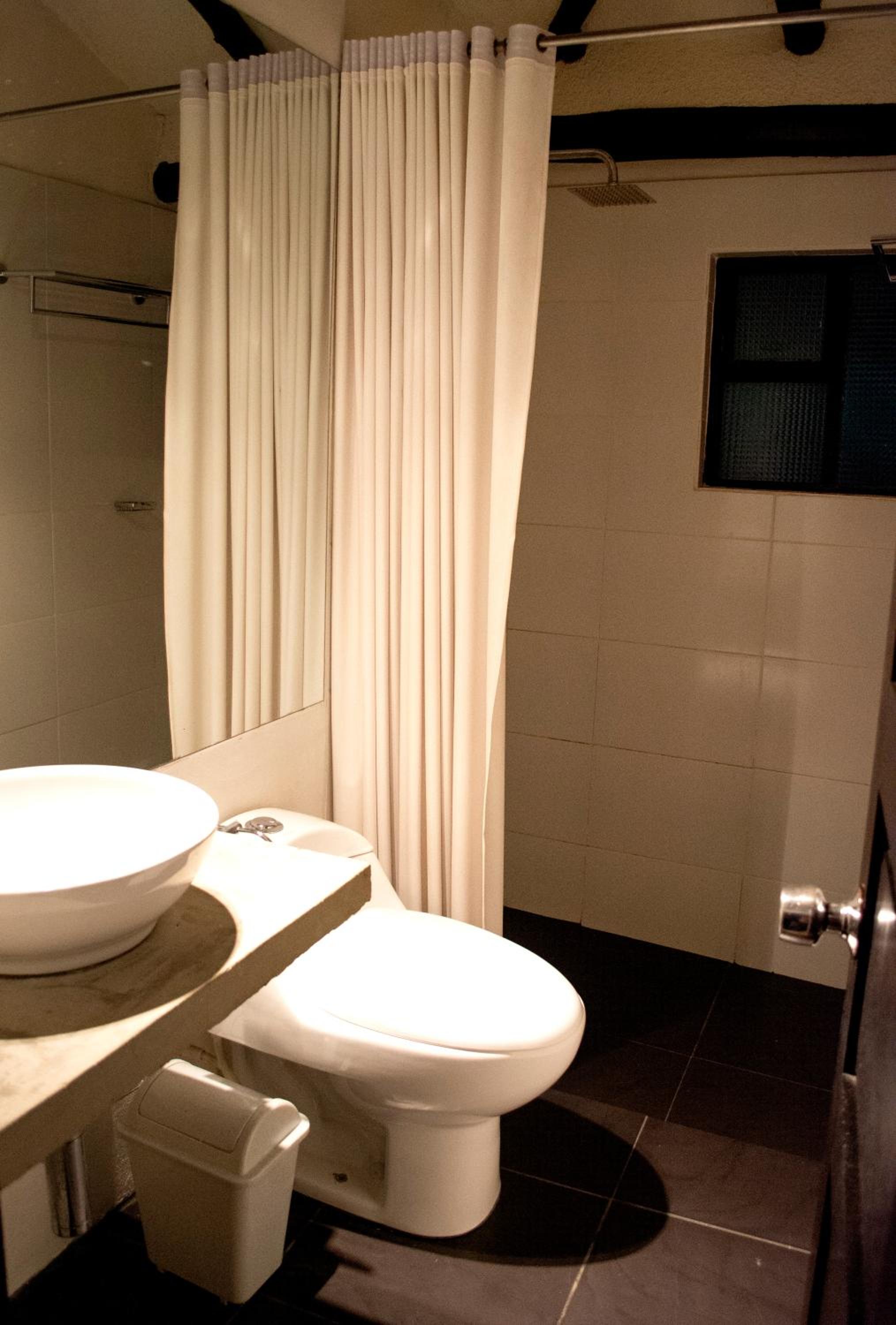 Deluxe King Room photo 3