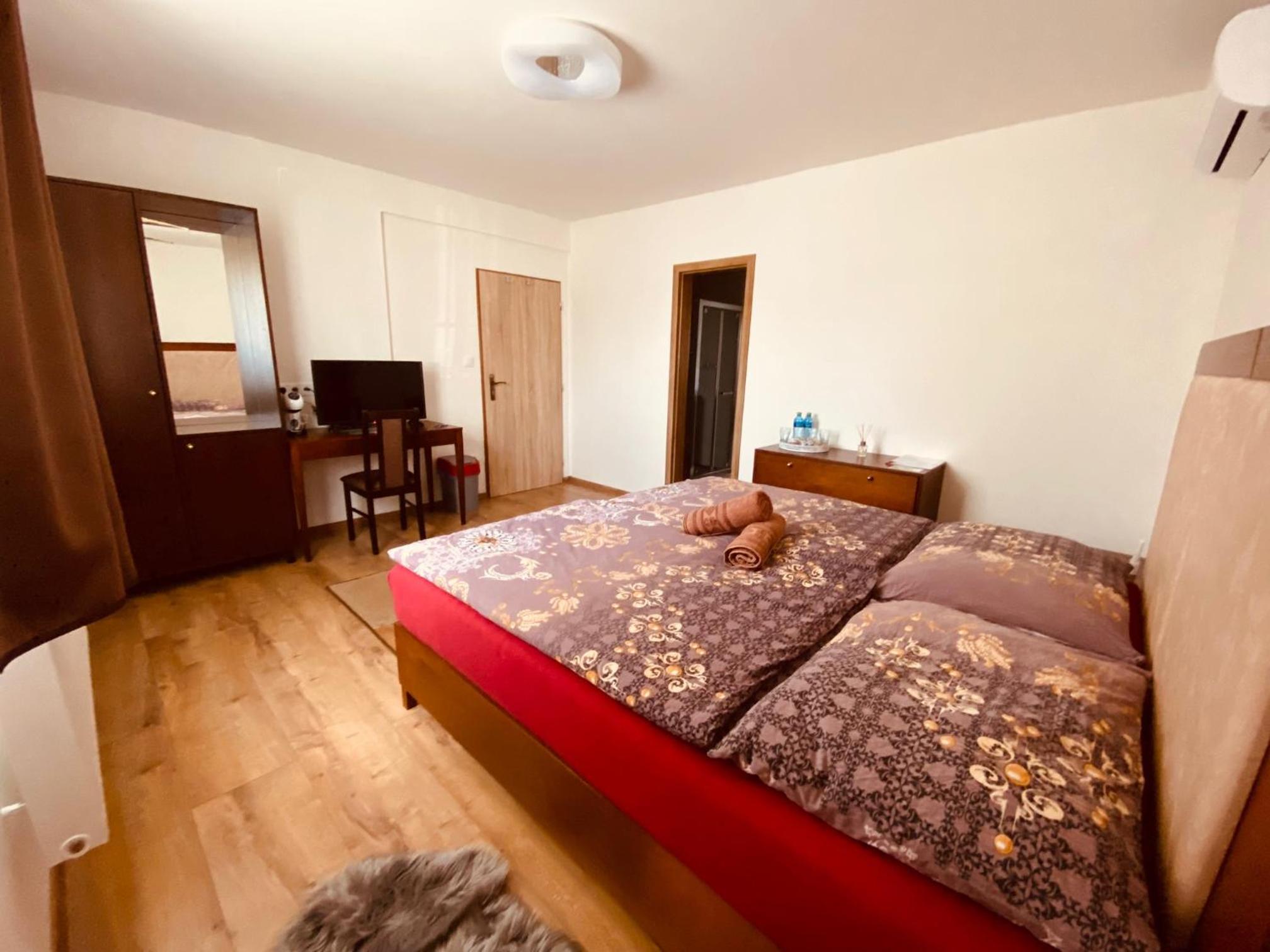Double Room with Garden View - Photo 13