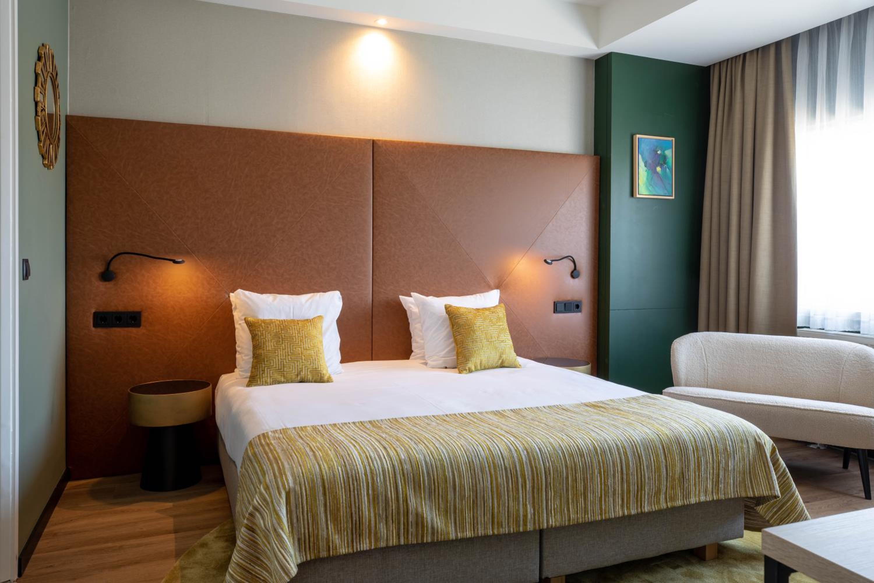 Deluxe Suite - Photo 1