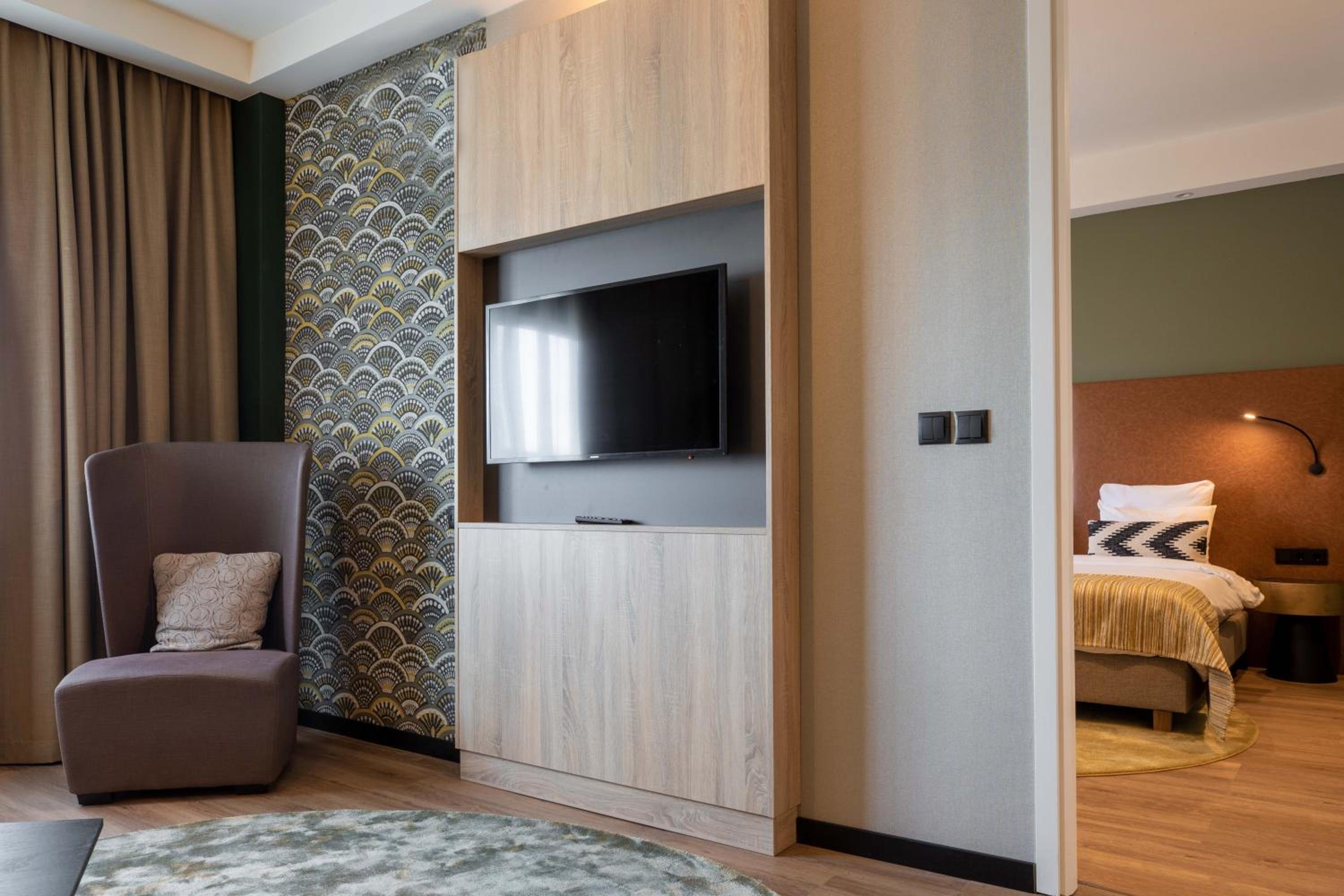 Deluxe Family Room