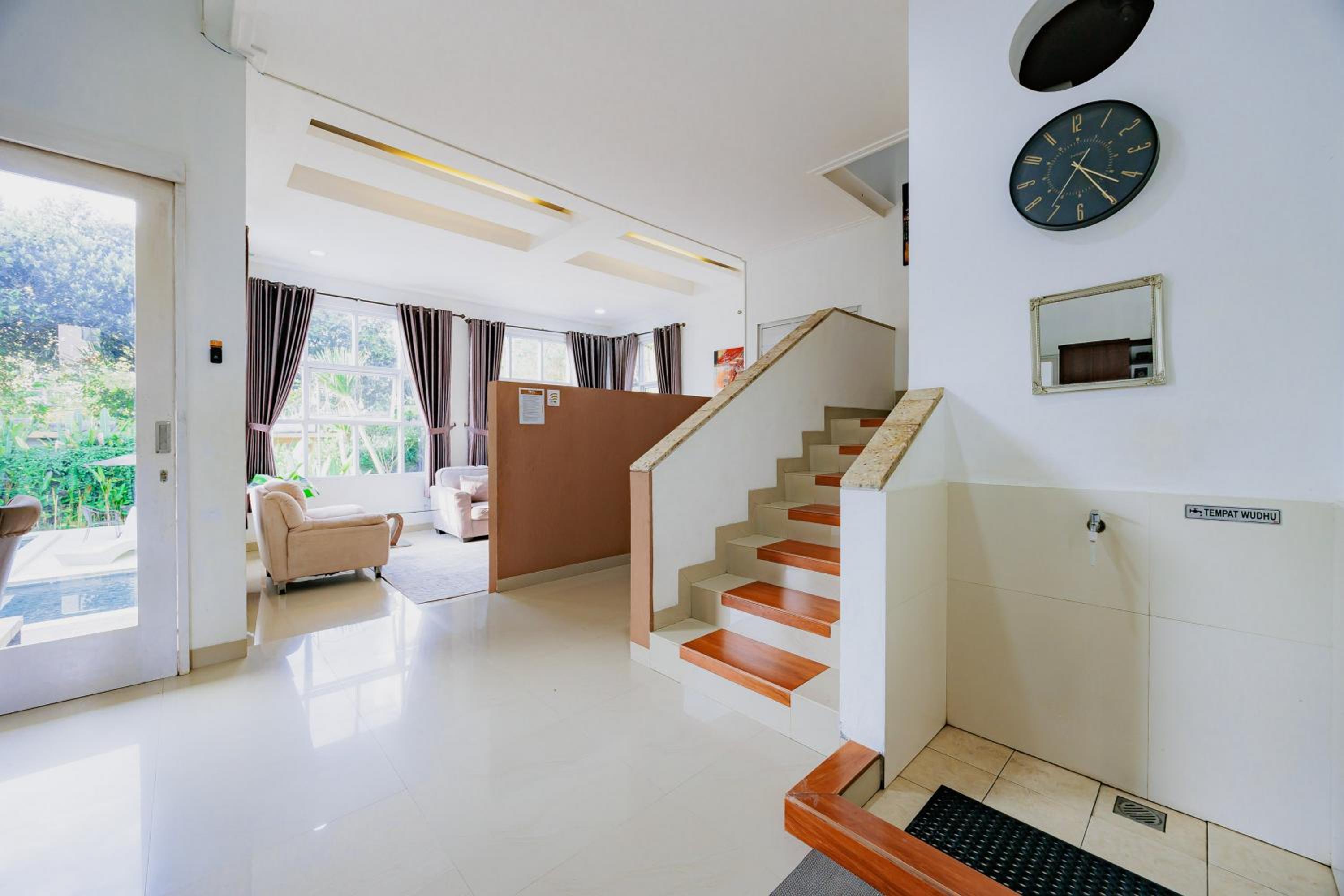 Three-Bedroom Villa photo 2
