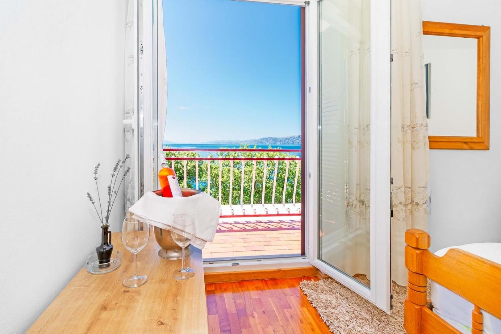 Double Room with Balcony (3 Adults) photo 2