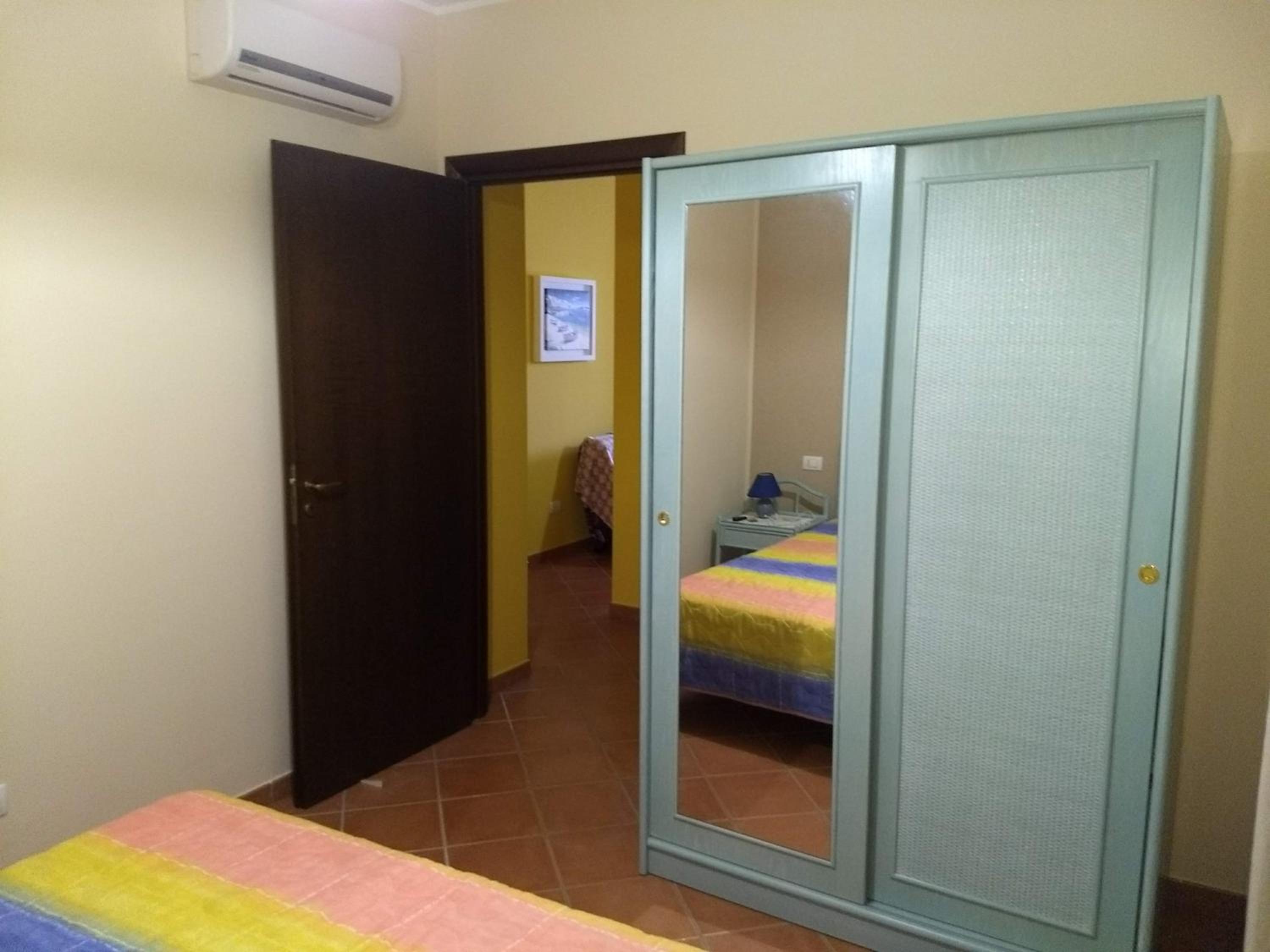One-Bedroom House photo 1
