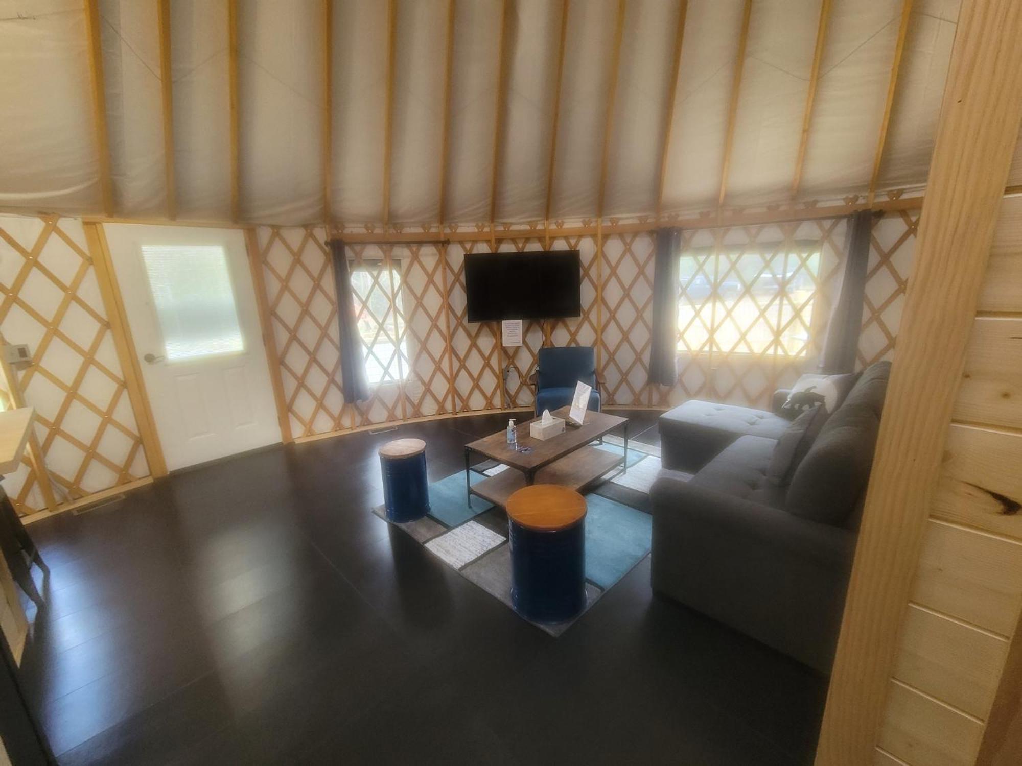 Family Bungalow - Photo 3