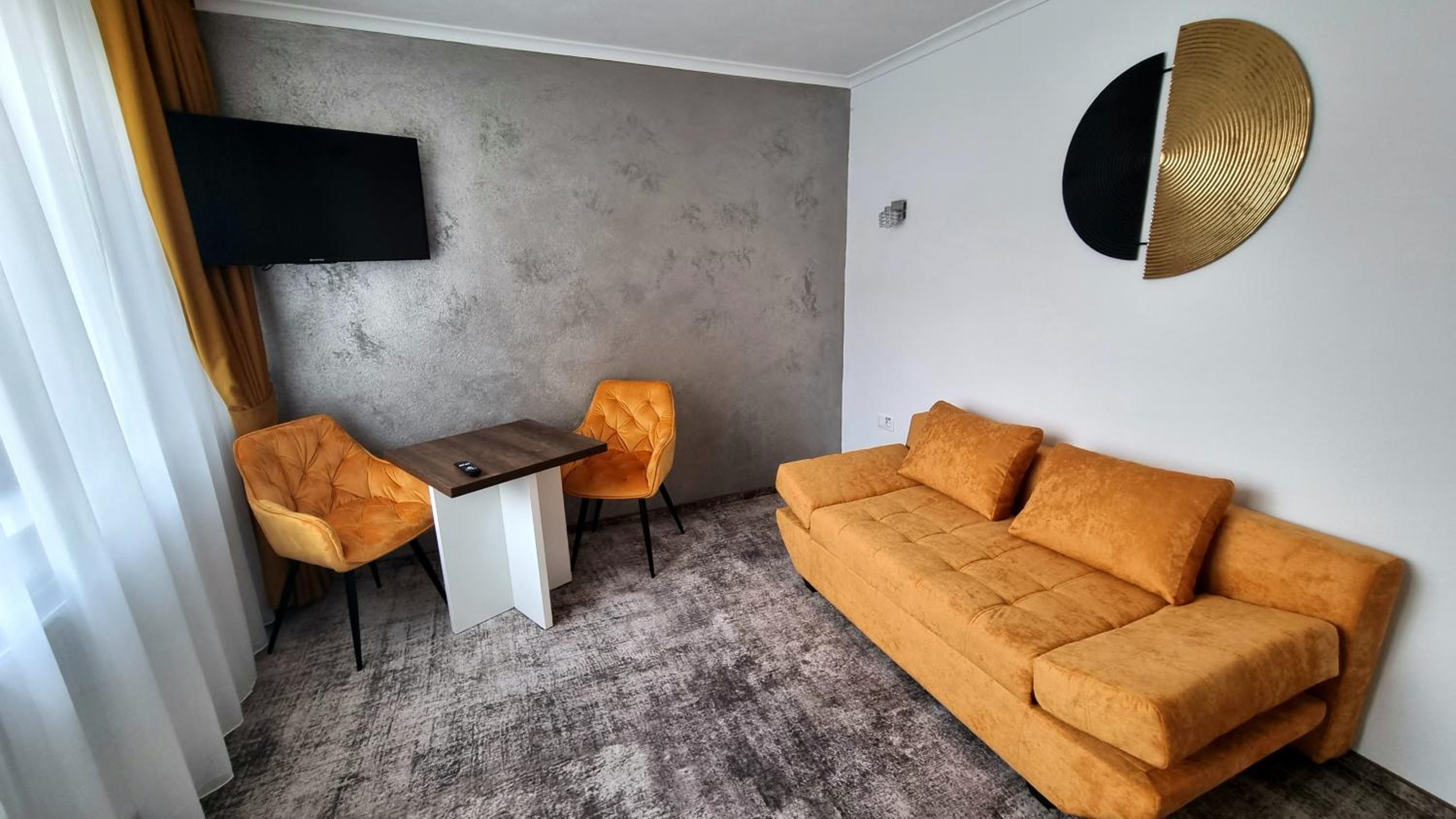 Apartment - Ground Floor - Photo 1