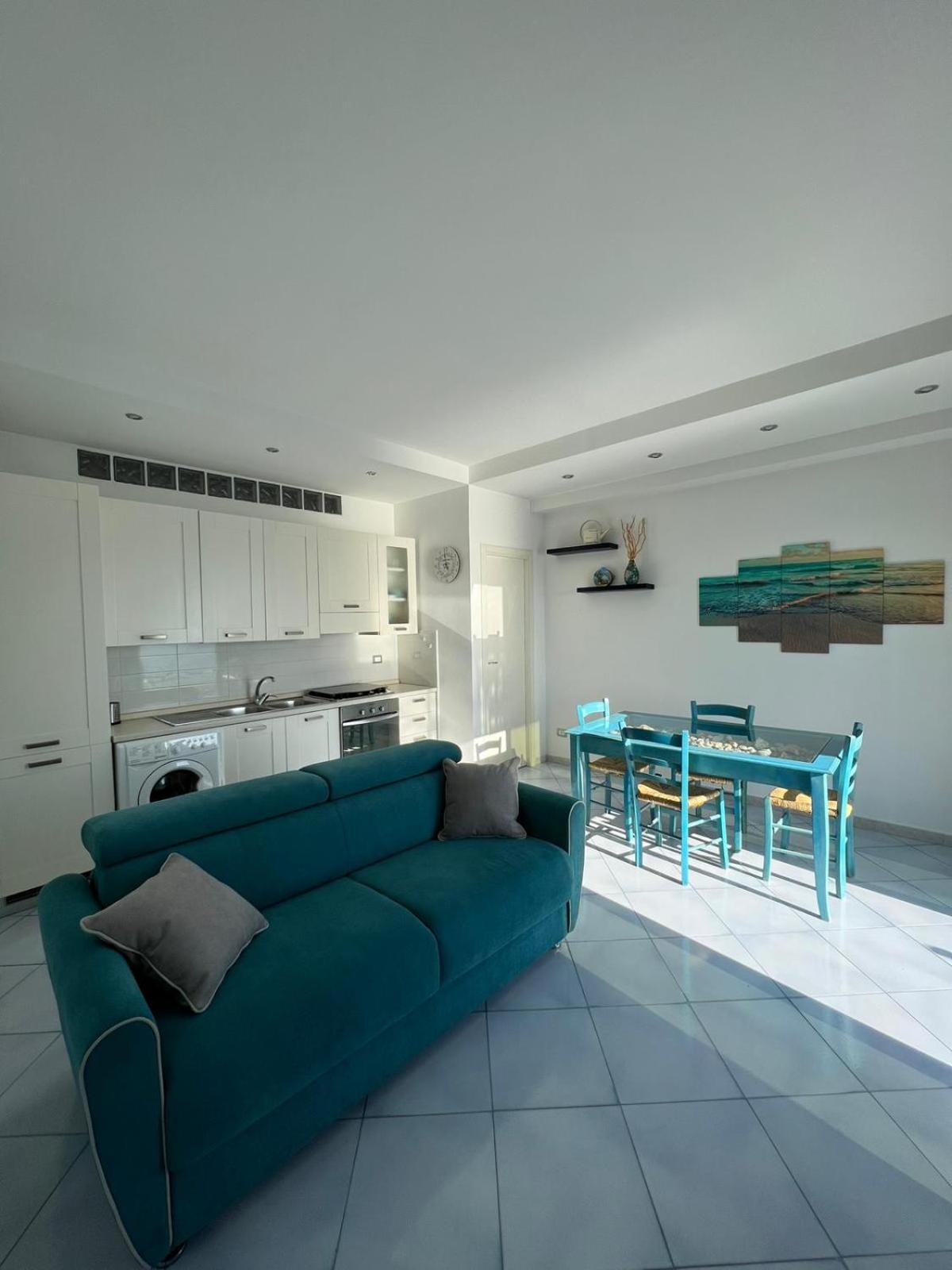 Two-Bedroom House - Photo 18