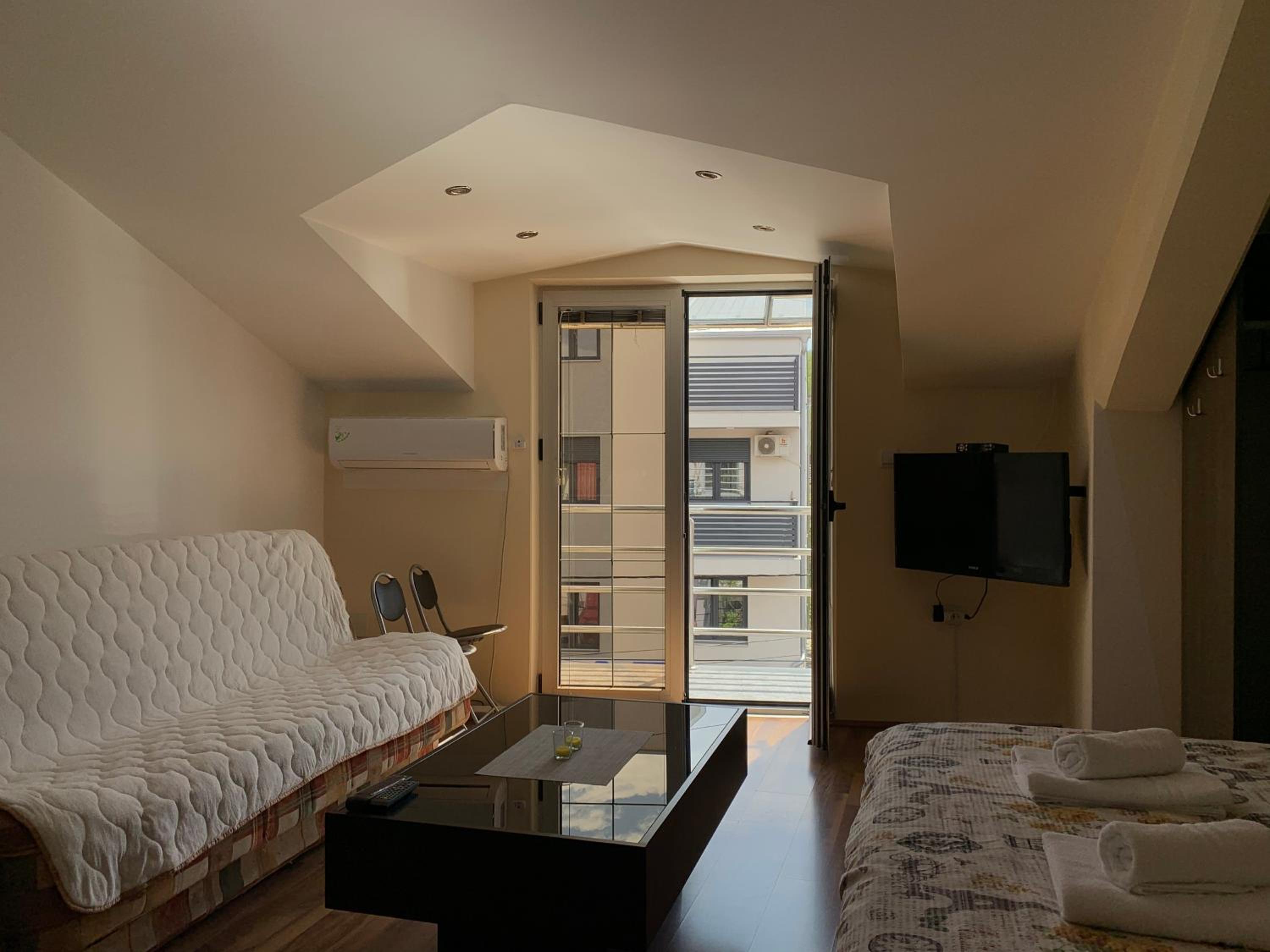 Studio with Balcony photo 1