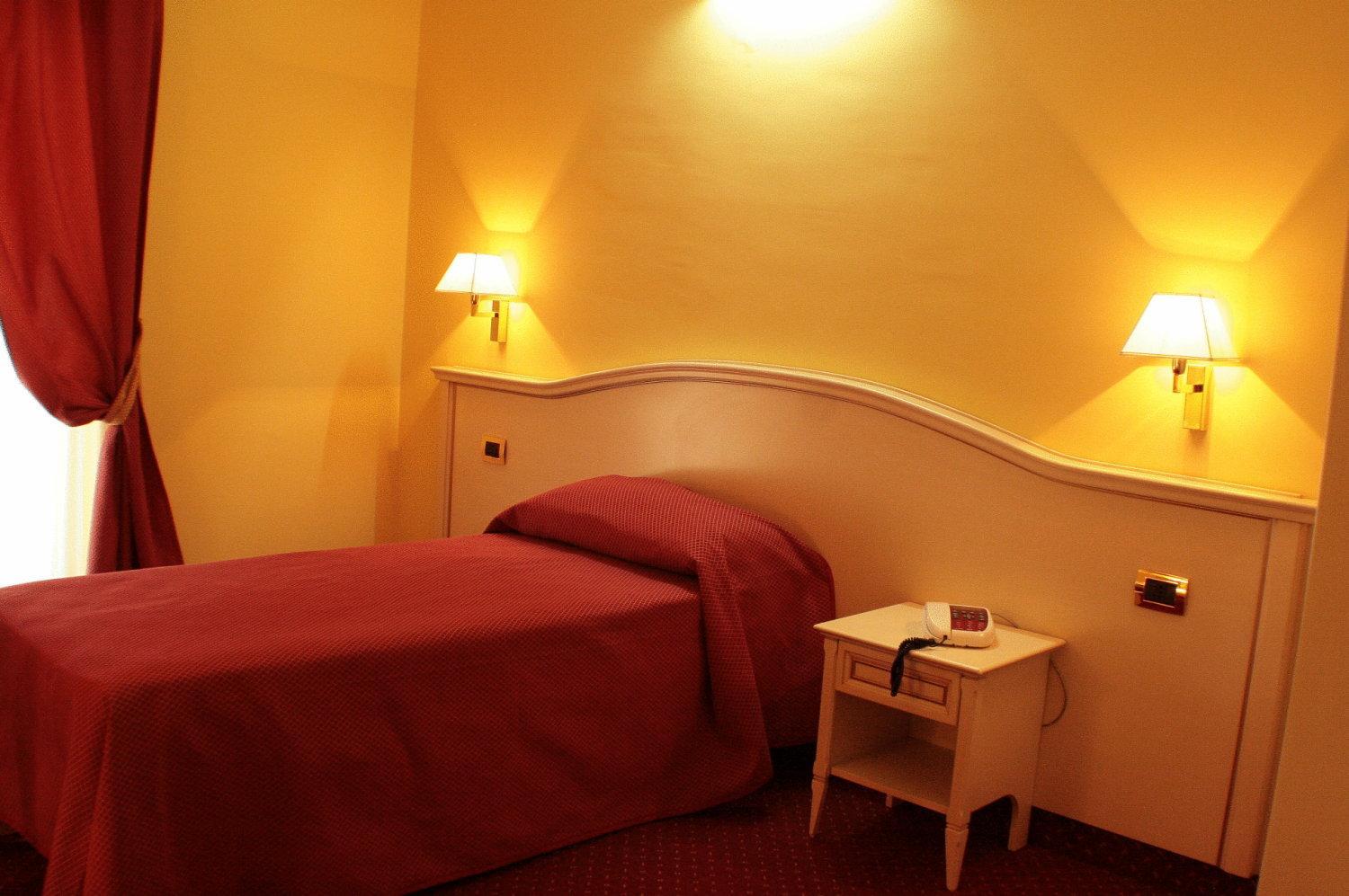 Single Room photo 3