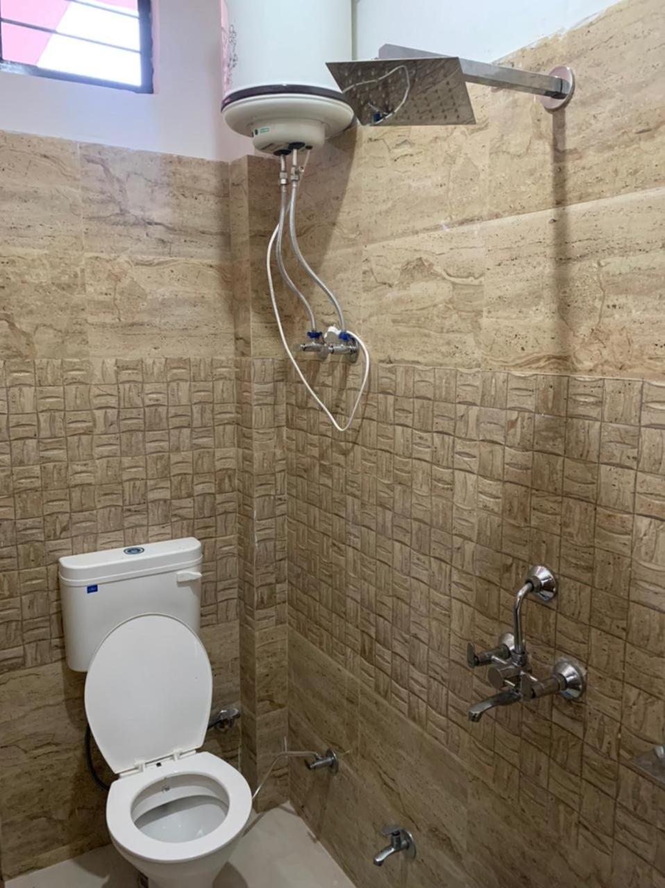 Budget Double Room - Photo 2