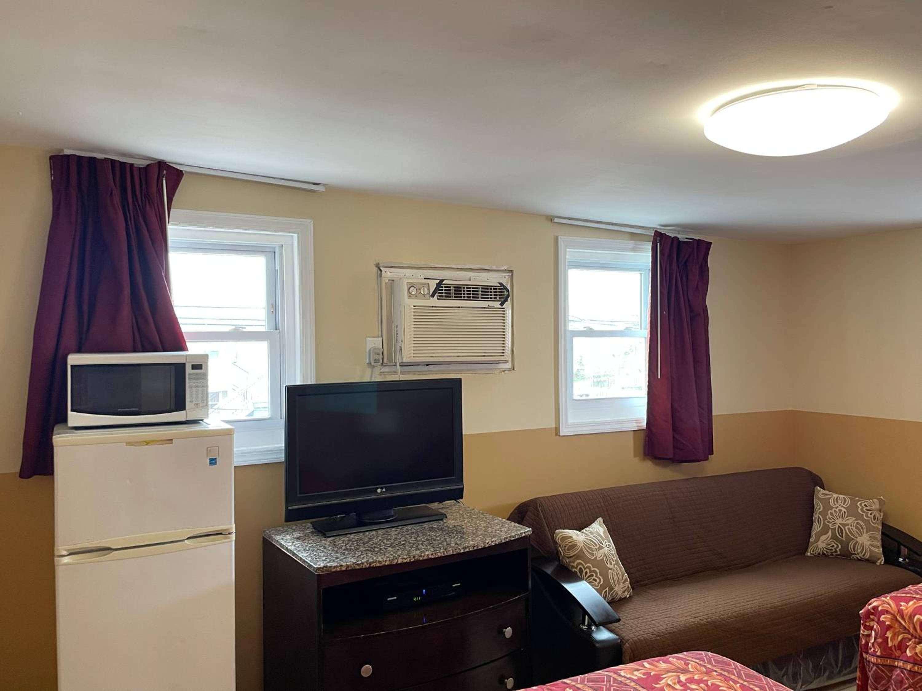 Suite with Four Double Beds - Photo 3