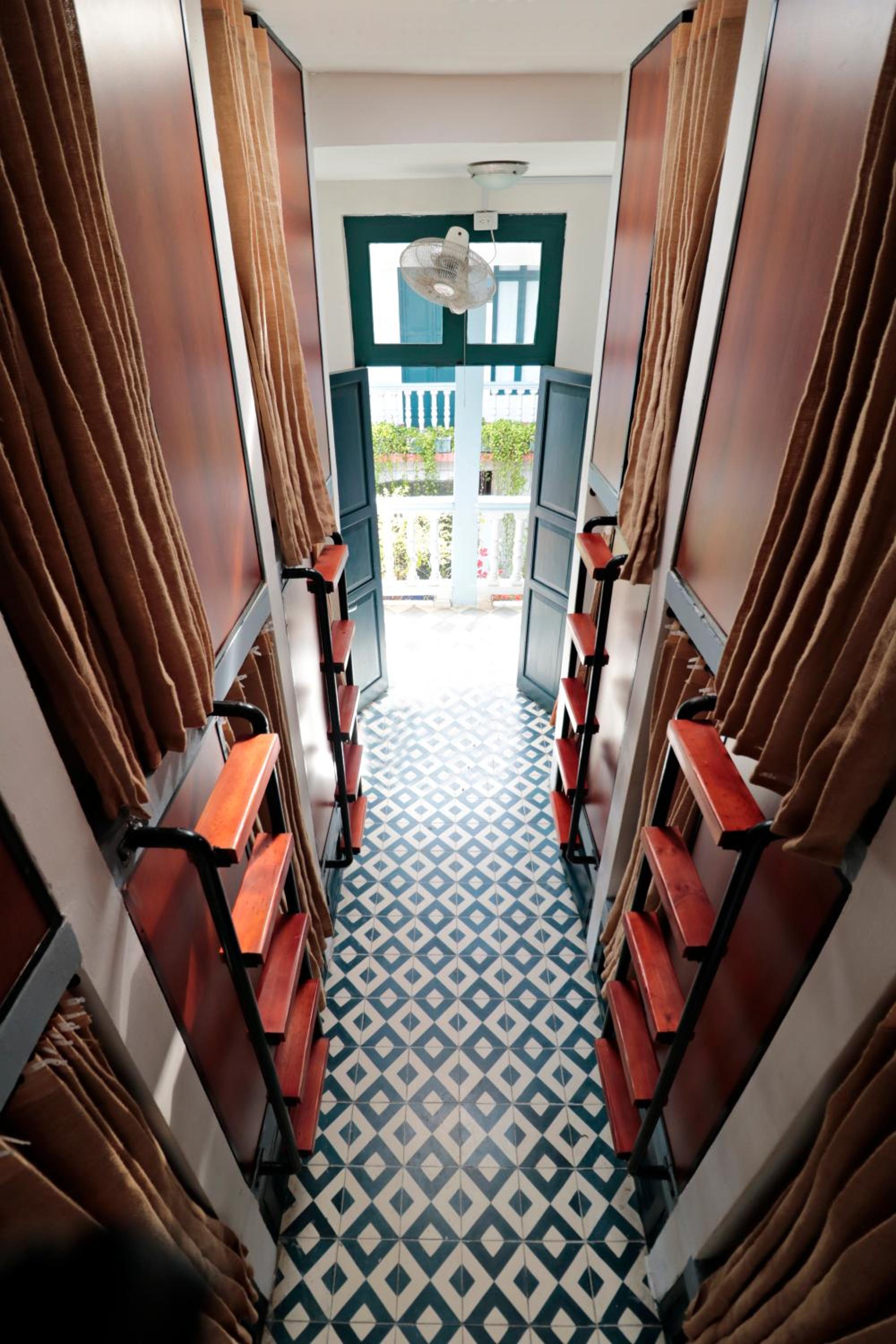 Bed in 12 -Bed Mixed Dormitory Room photo 1