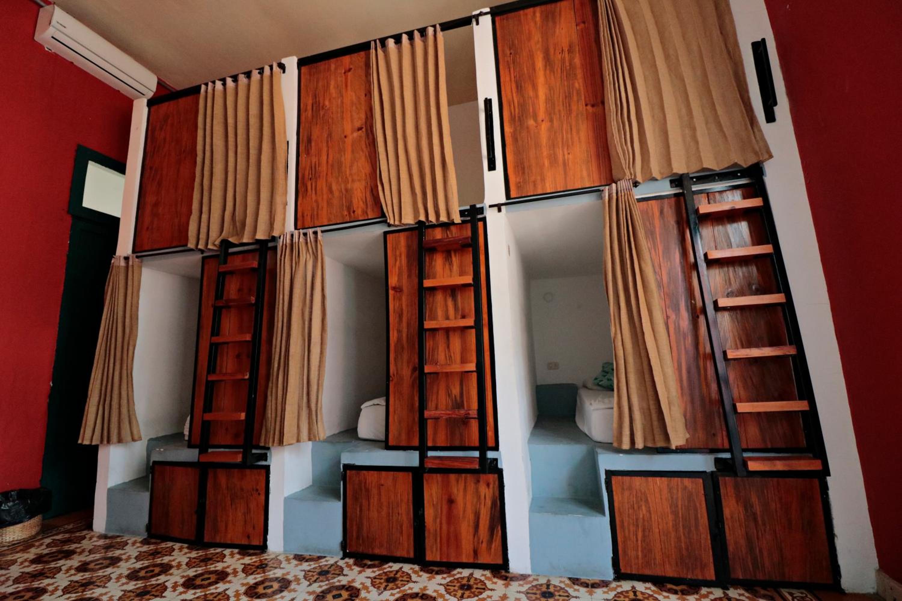 Single Bed in Dormitory Room photo 3