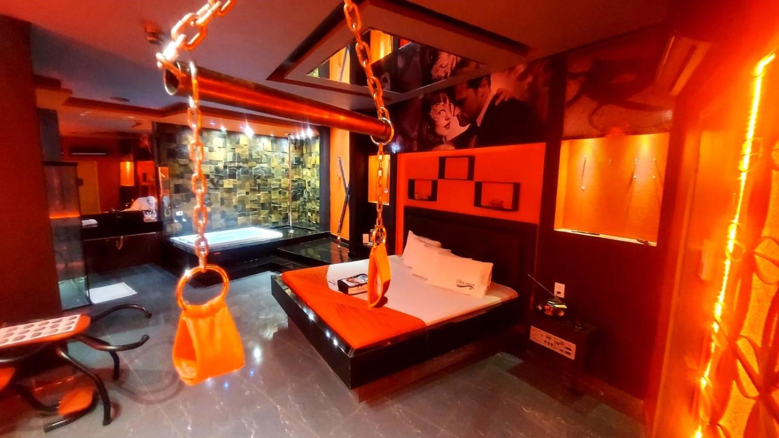 Suite with Spa Bath - Photo 1