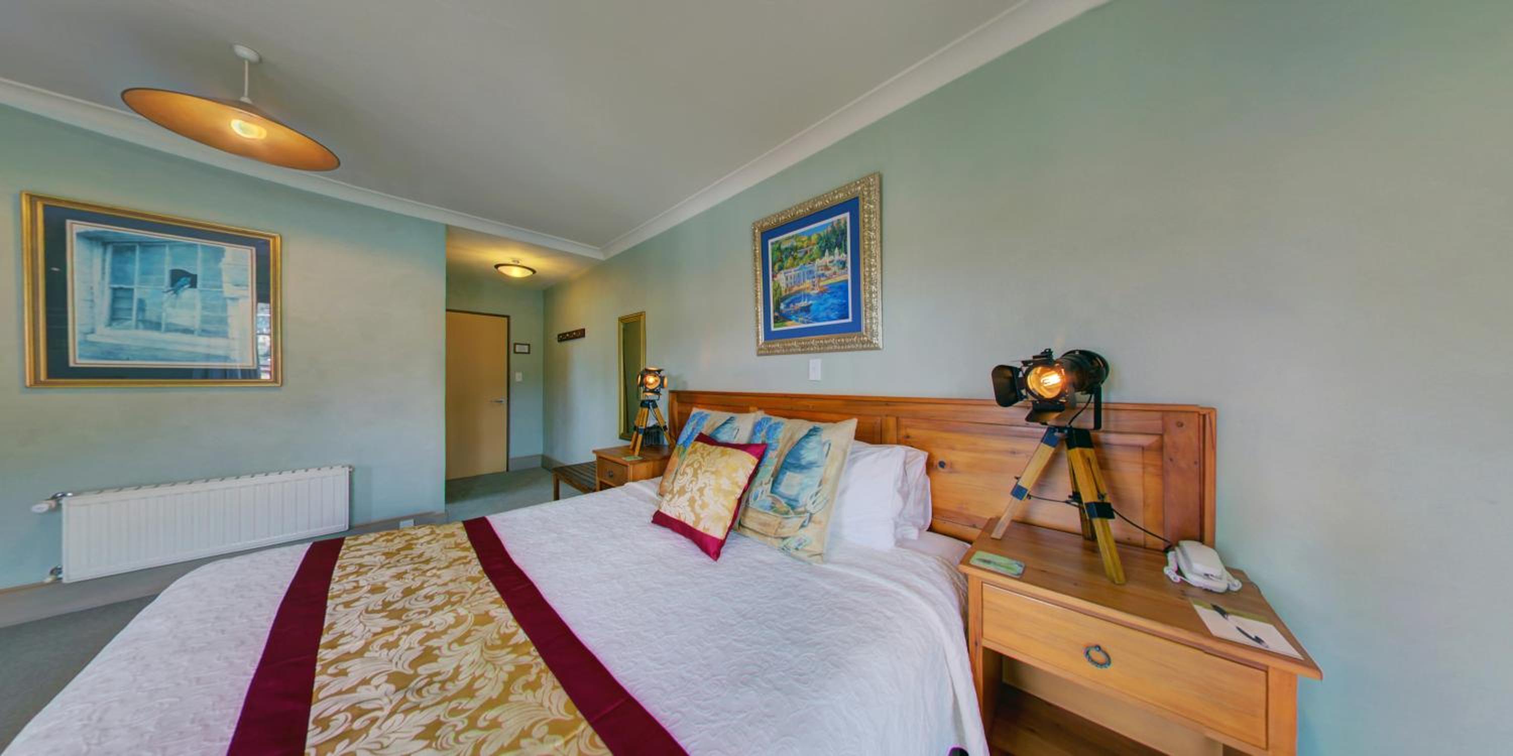 King Room with Balcony - Photo 1