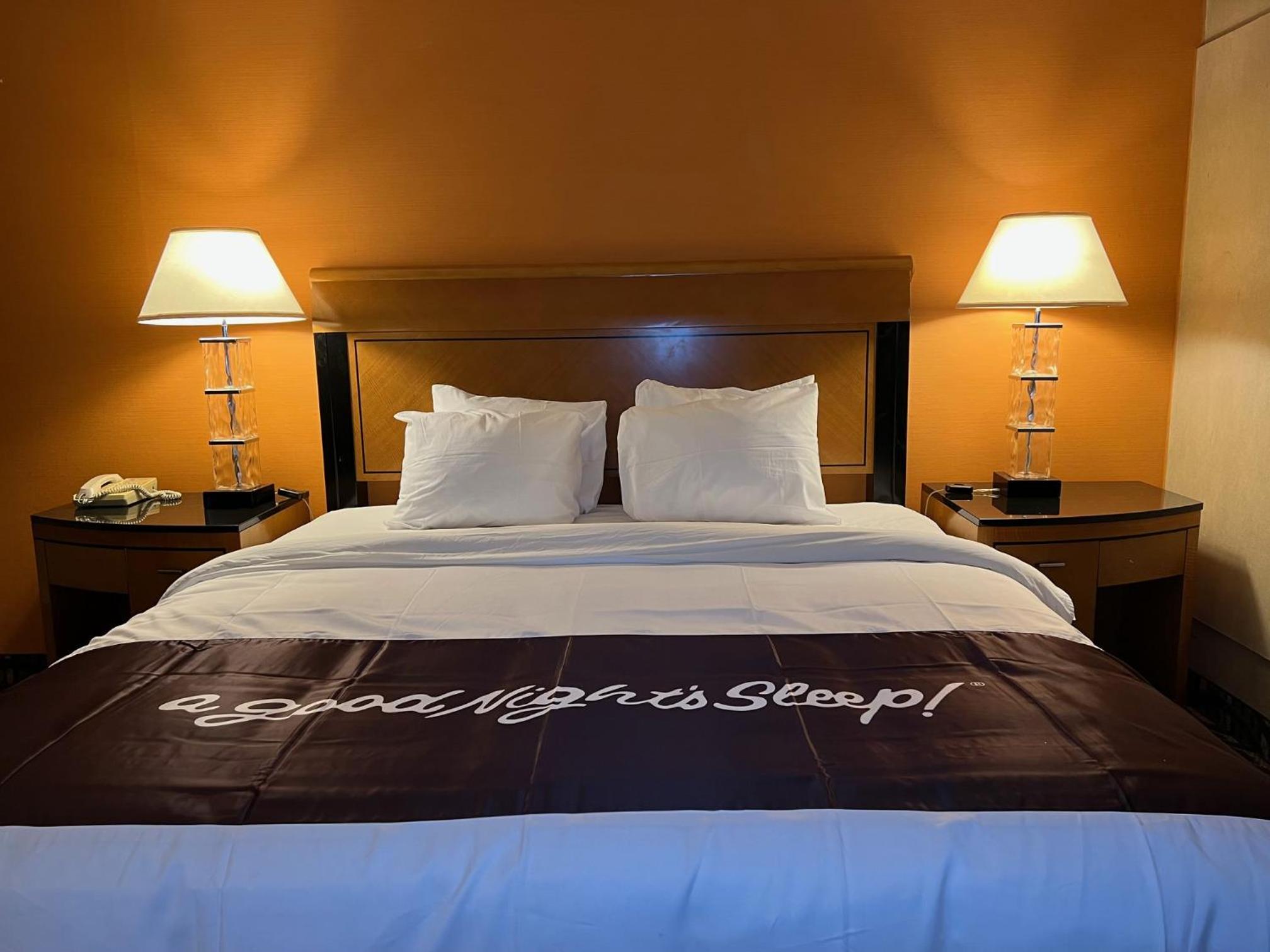 Deluxe King Room photo 2
