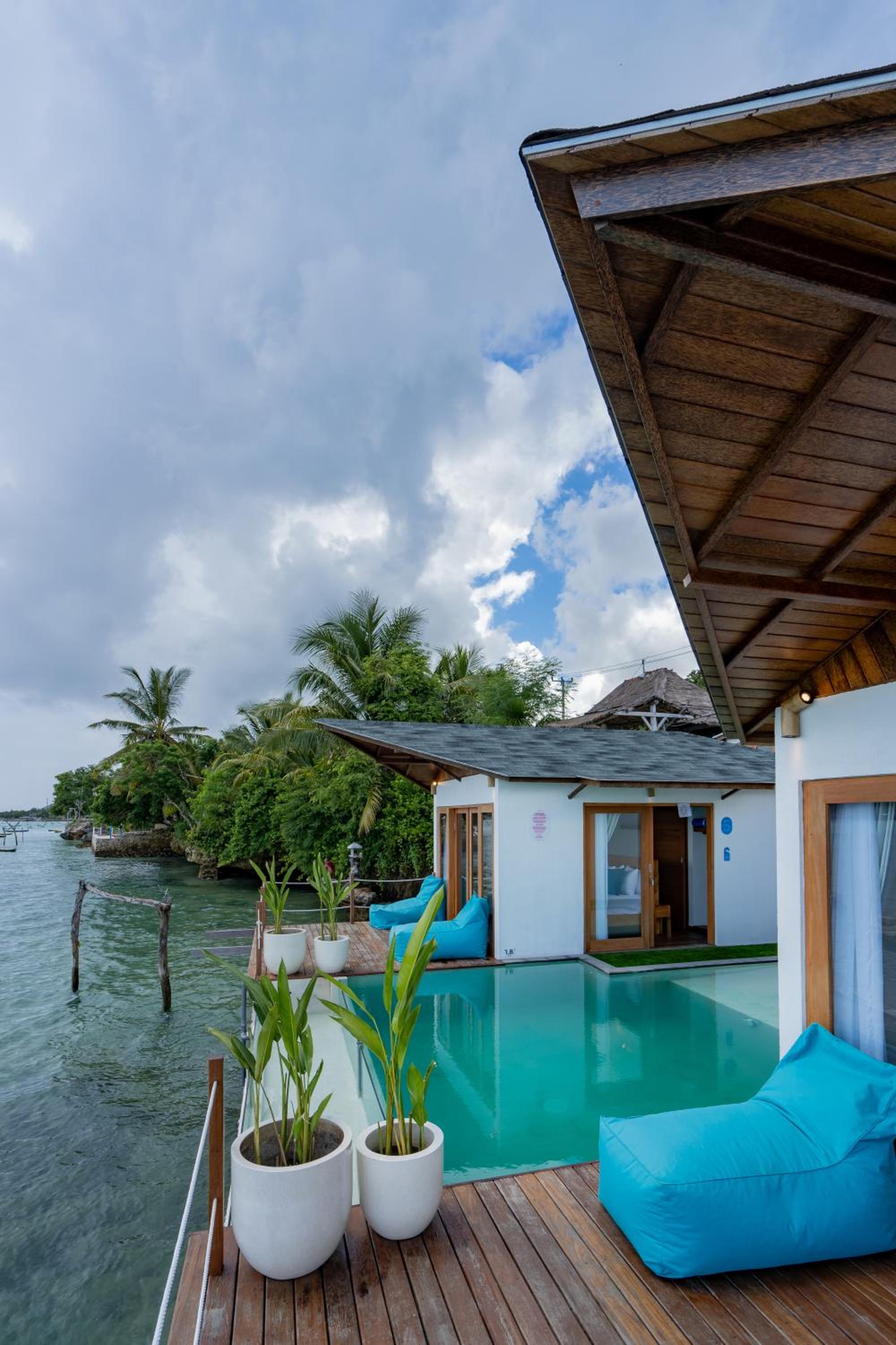 Deluxe Room with Hammock - Photo 8