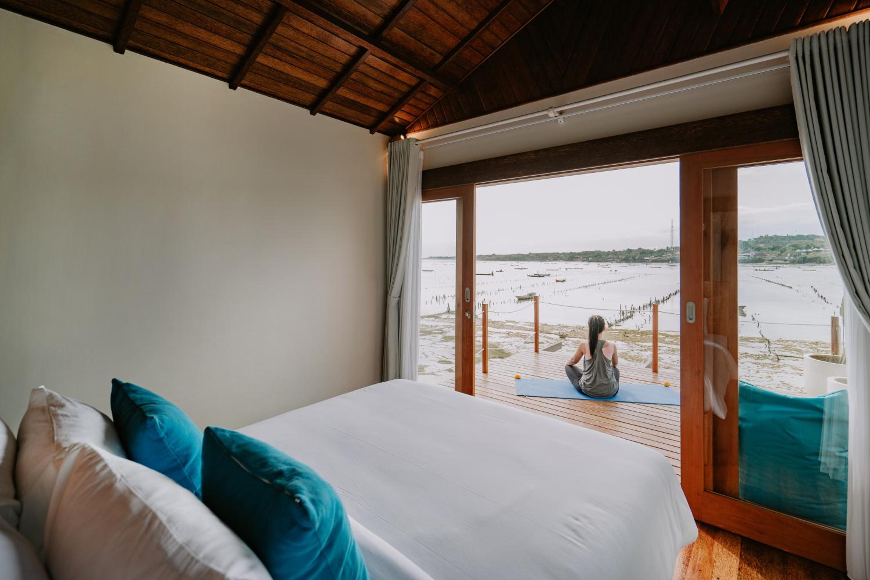 Deluxe Room with Hammock - Photo 18