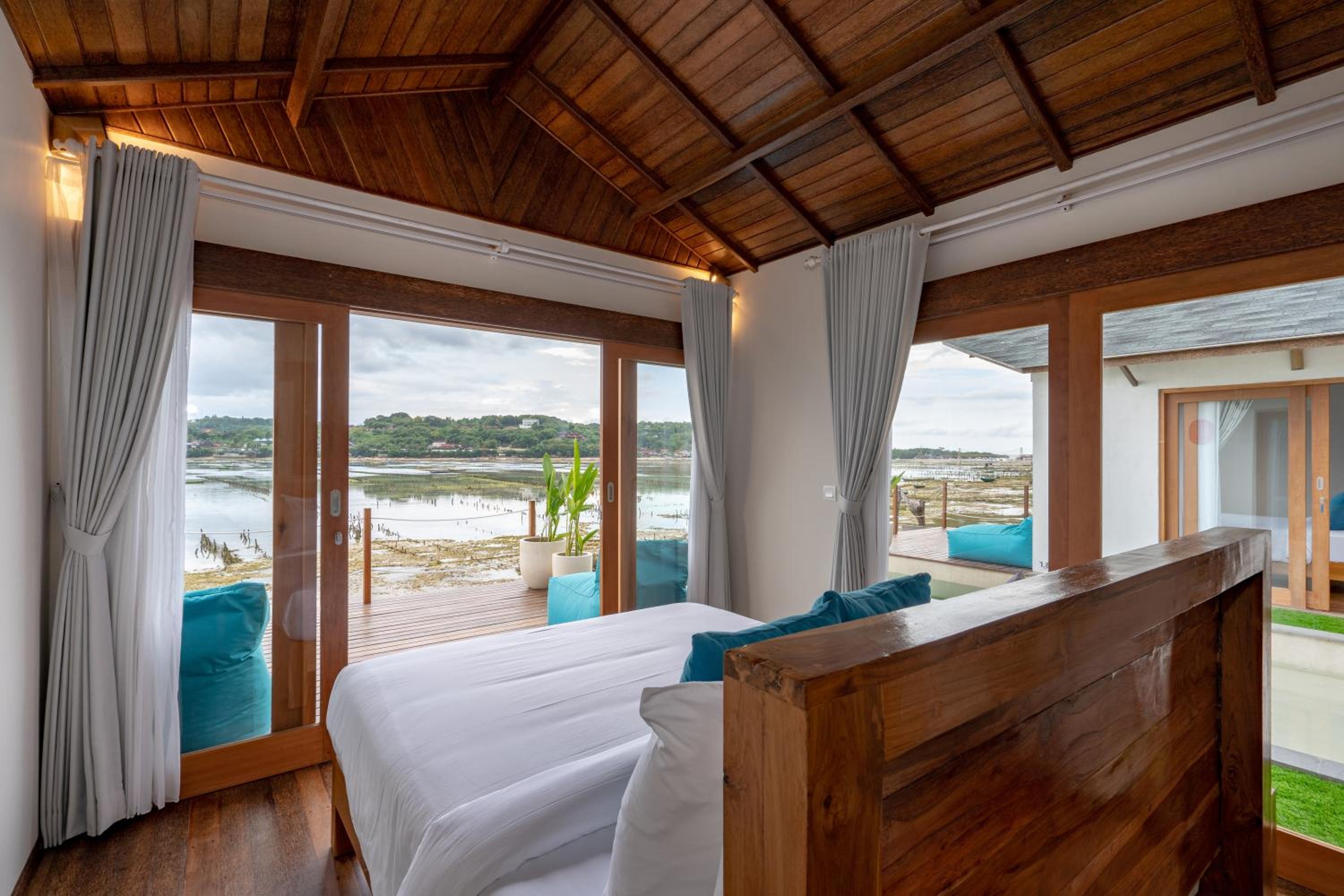 Deluxe Room with Hammock - Photo 1