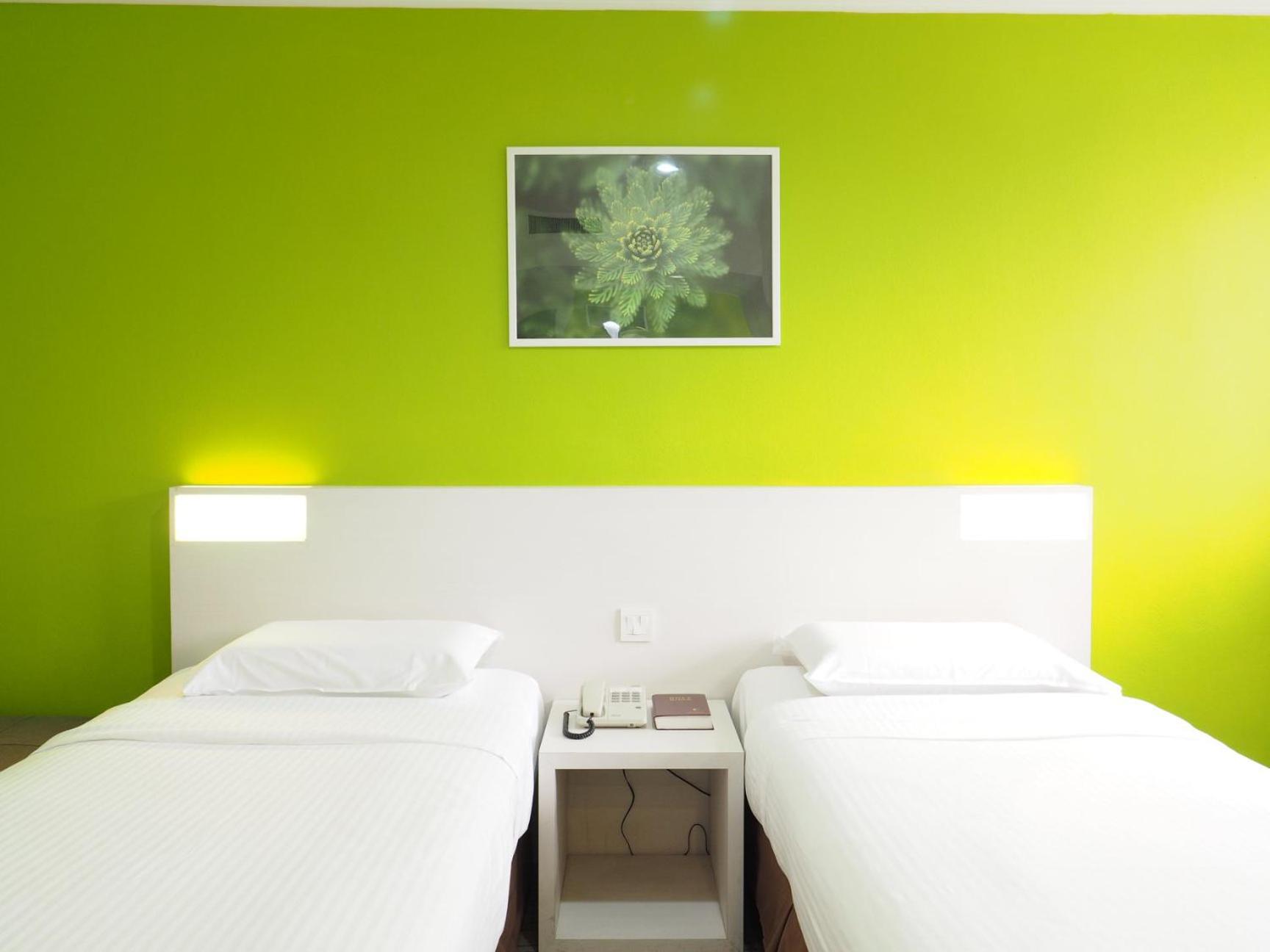 Standard Twin Room photo 3