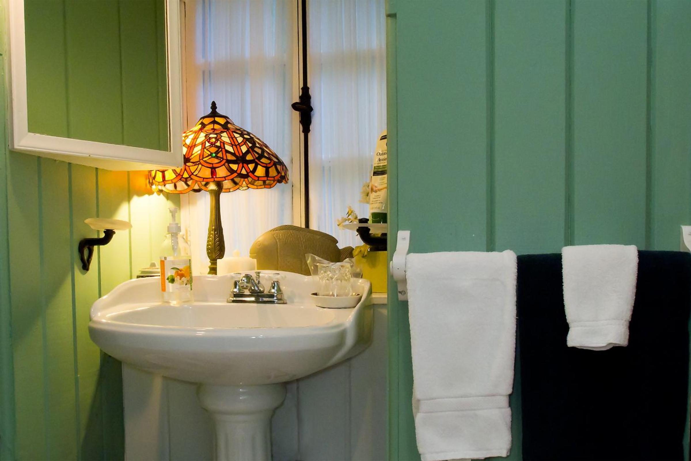 Queen Suite photo 2