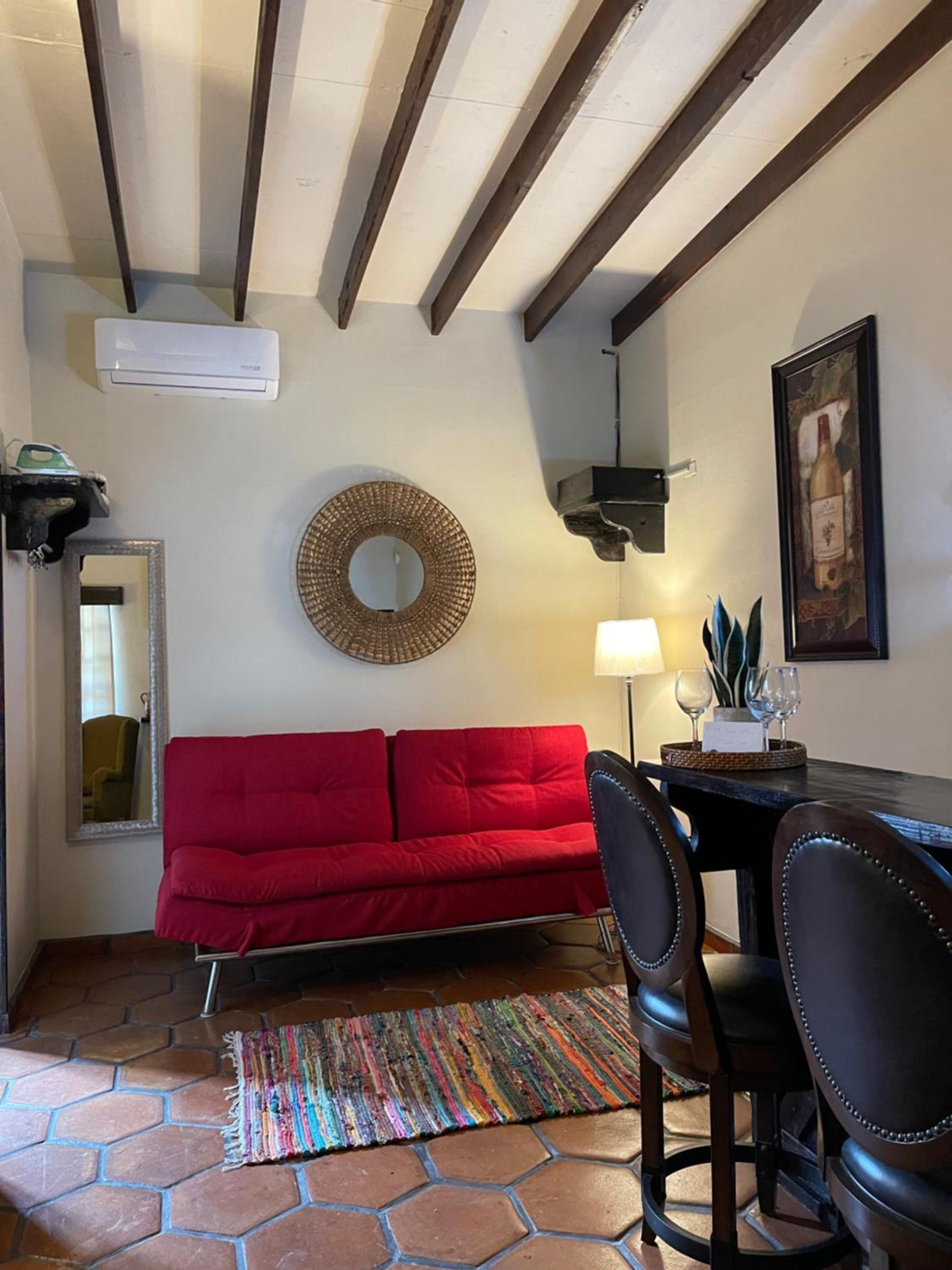 Deluxe King Suite - Photo 6
