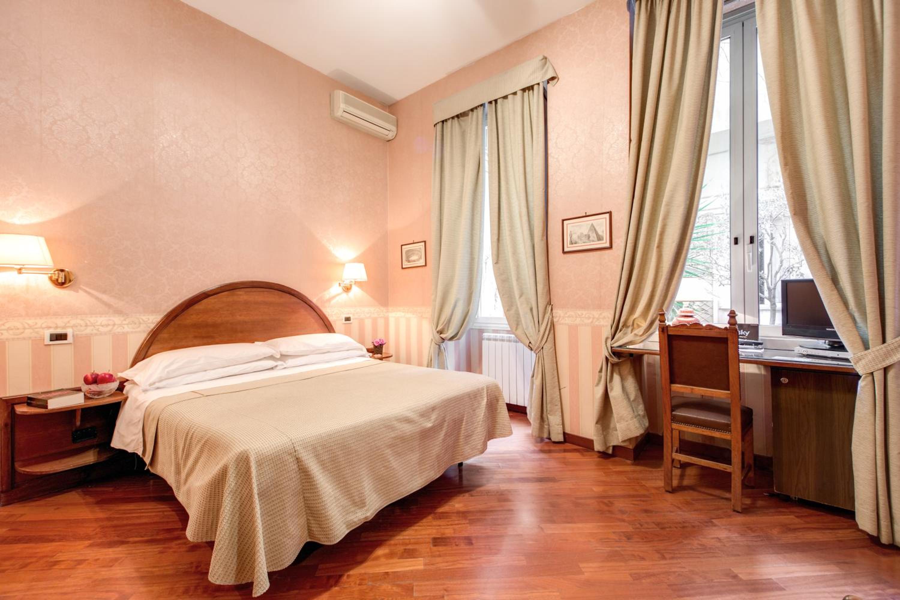 Economy Double or Twin Room photo 3