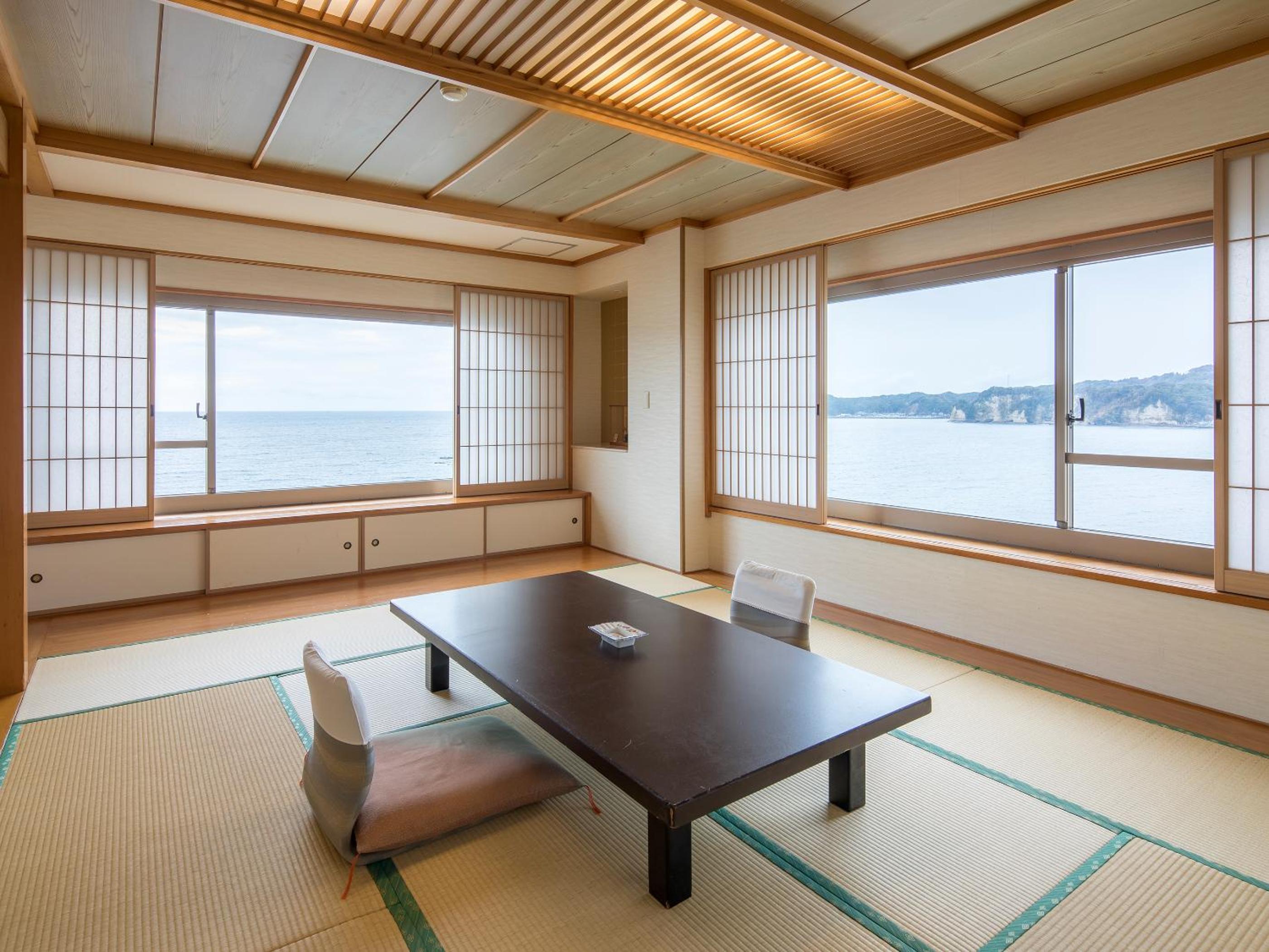 Deluxe Japanese and Western Style Room - Non-Smoking photo 3