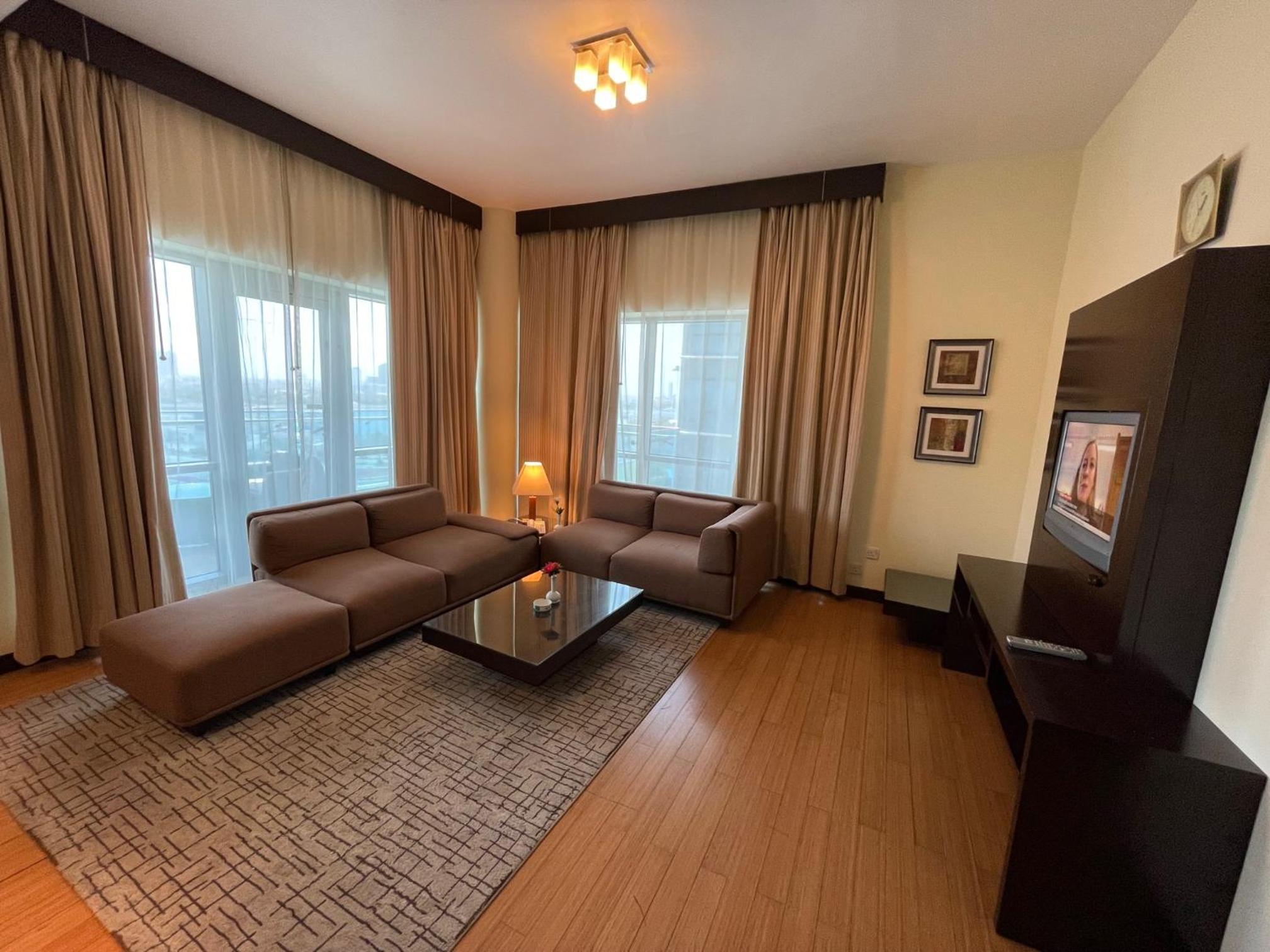One-Bedroom Apartment with Creek View photo 2