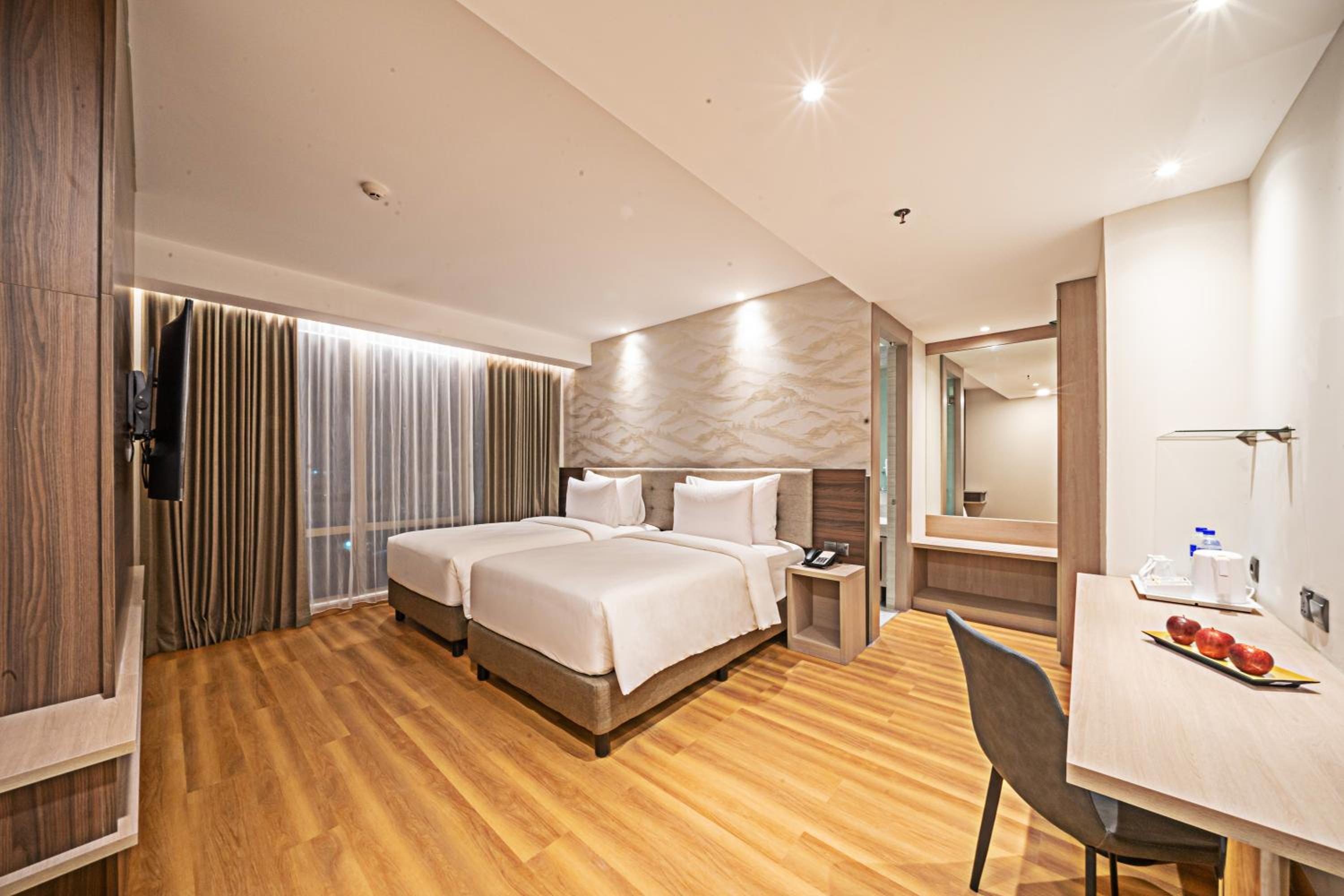 Business Twin Room - Photo 1