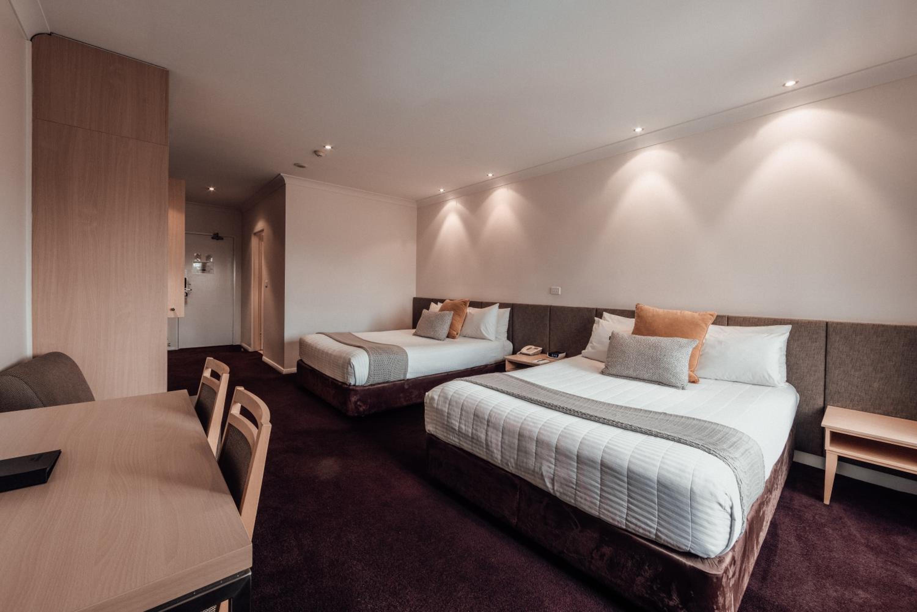 Deluxe Double Queen Room photo 2