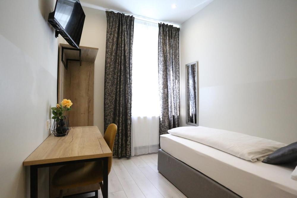 Single Room photo 2