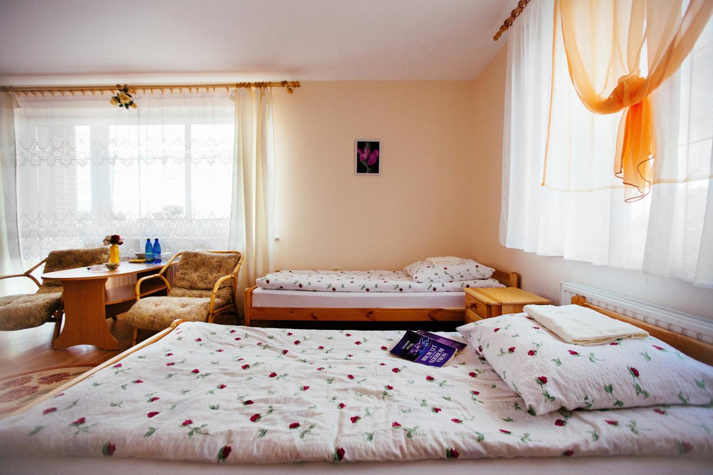 Twin Room - Photo 1