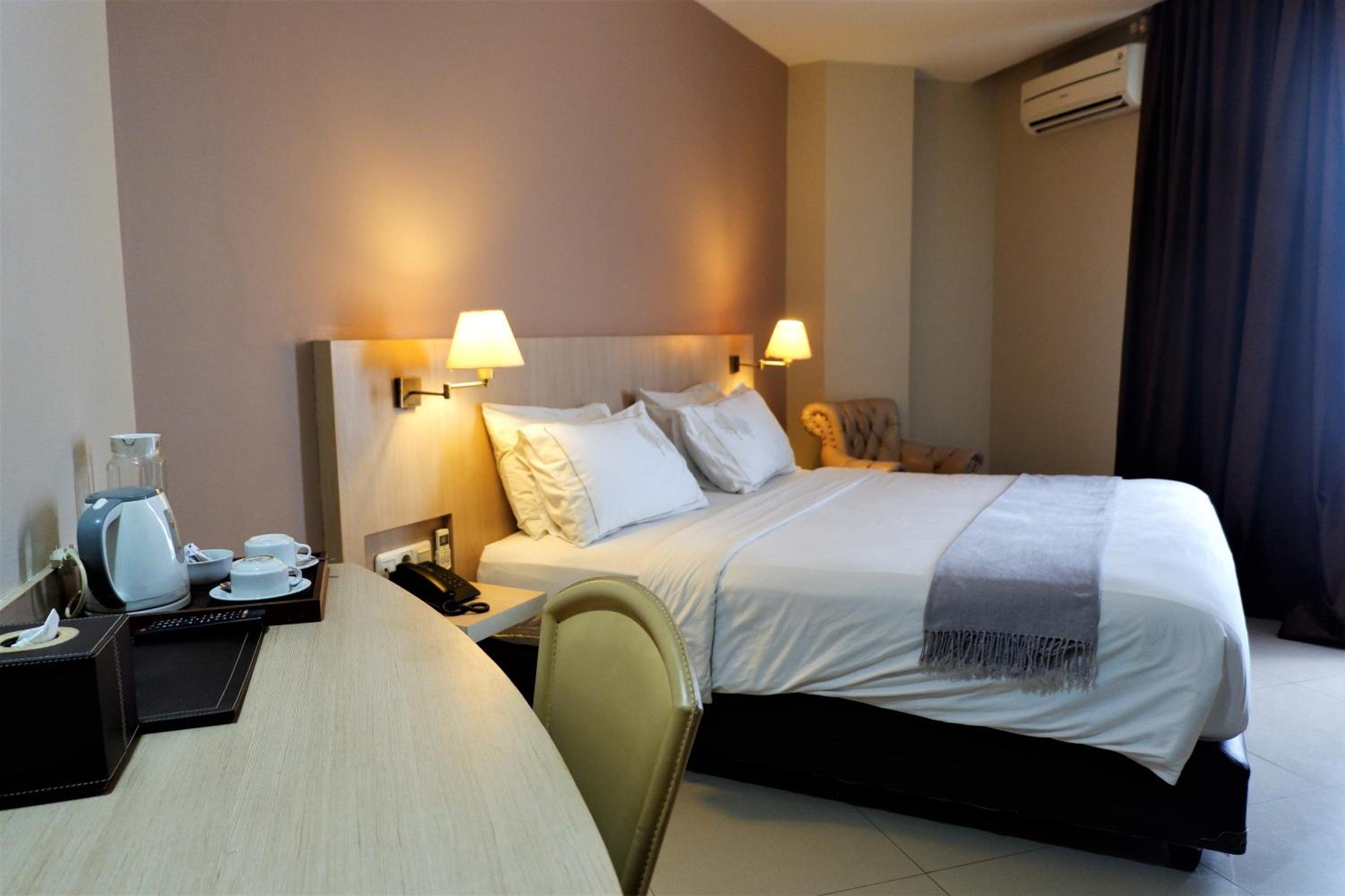 Large Double Room photo 1